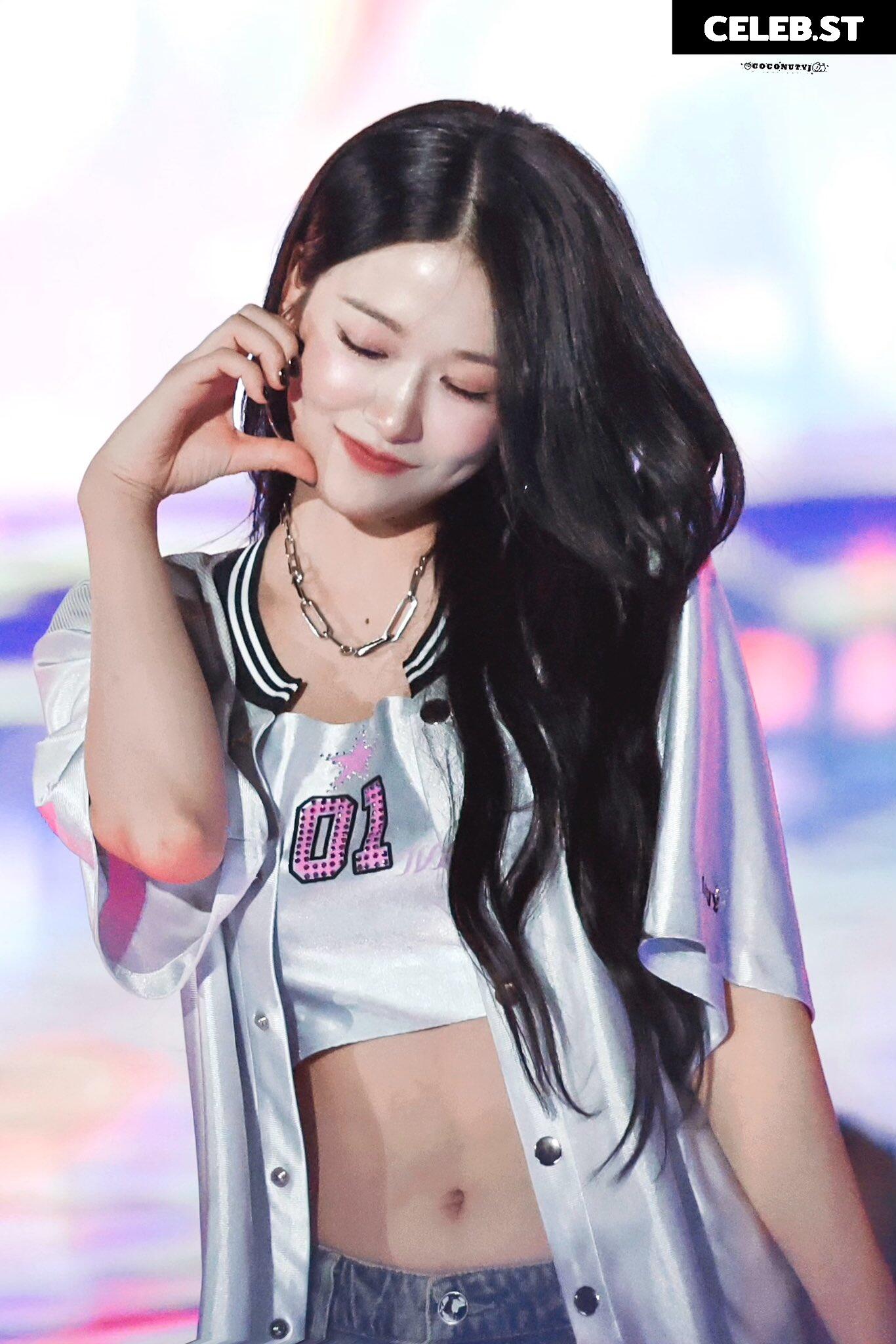 An Yujin 안유진 | YUJIN Image 23028607