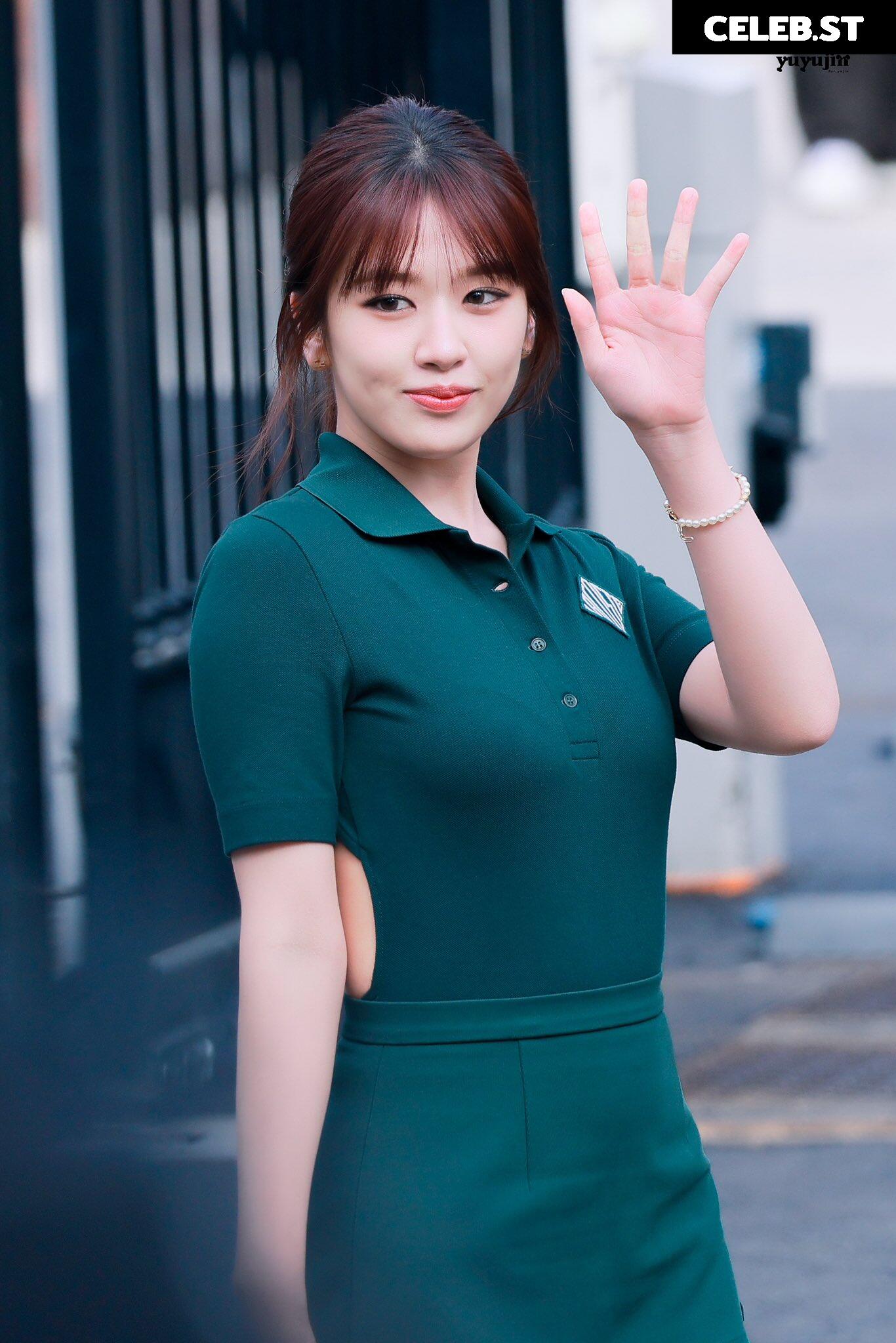 An Yujin 안유진 | YUJIN Image 23028639