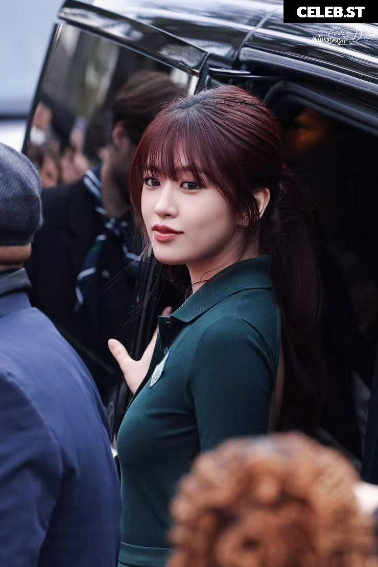 An Yujin 안유진 | YUJIN Image 23028649