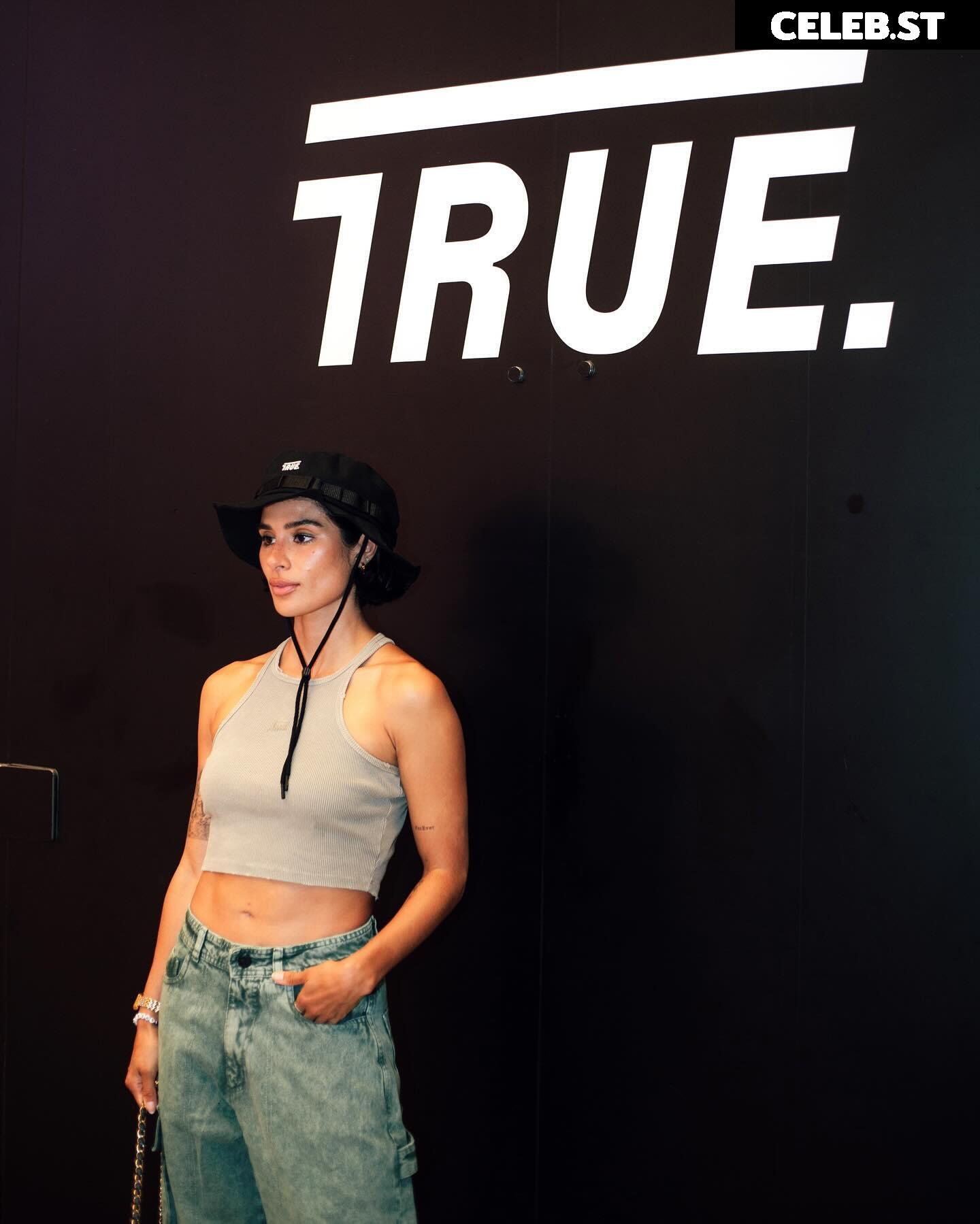 Diane Guerrero (Crazy Jane - Doom Patrol) Image 23027797