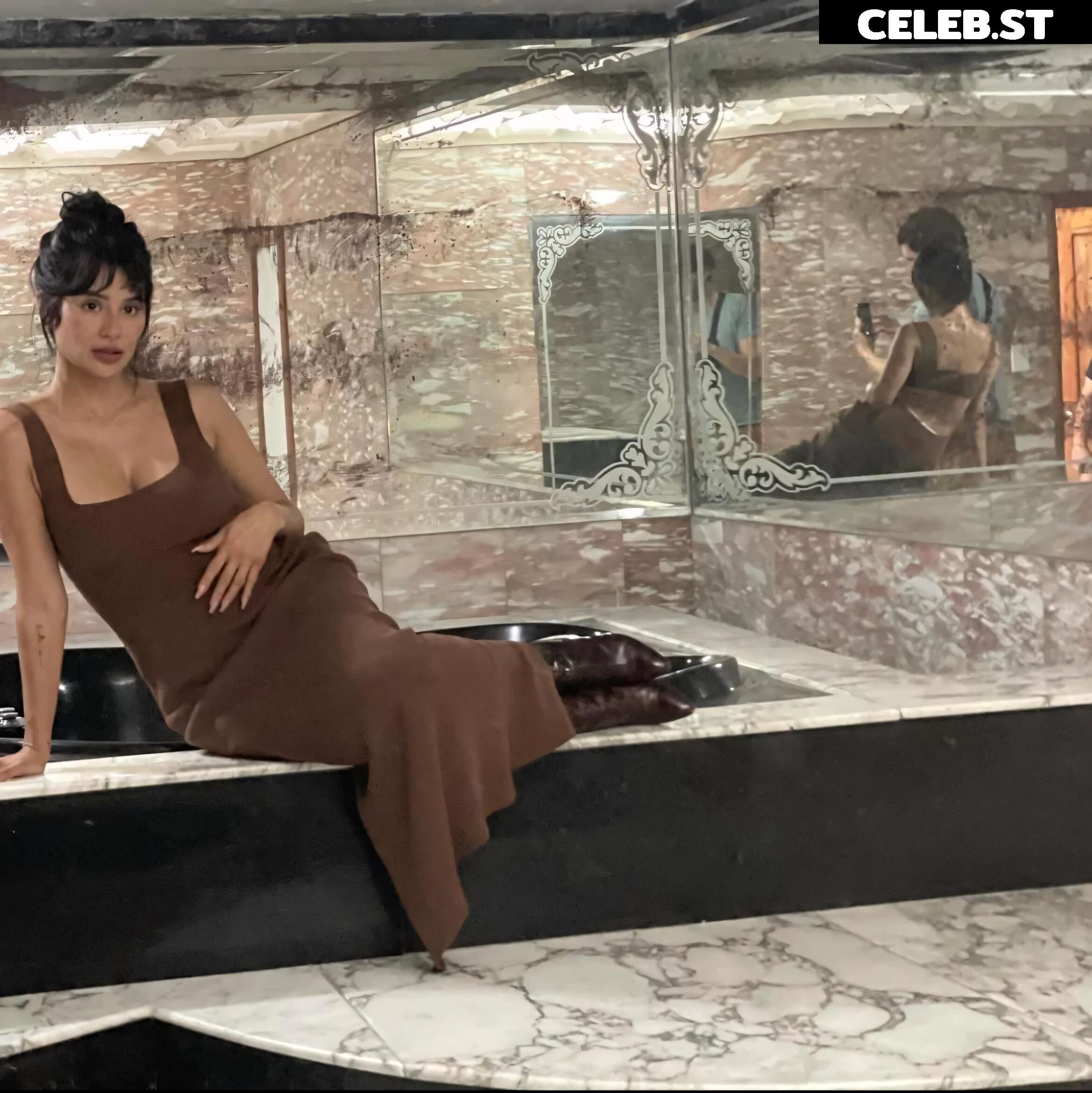 Diane Guerrero (Crazy Jane - Doom Patrol) Image 23027773