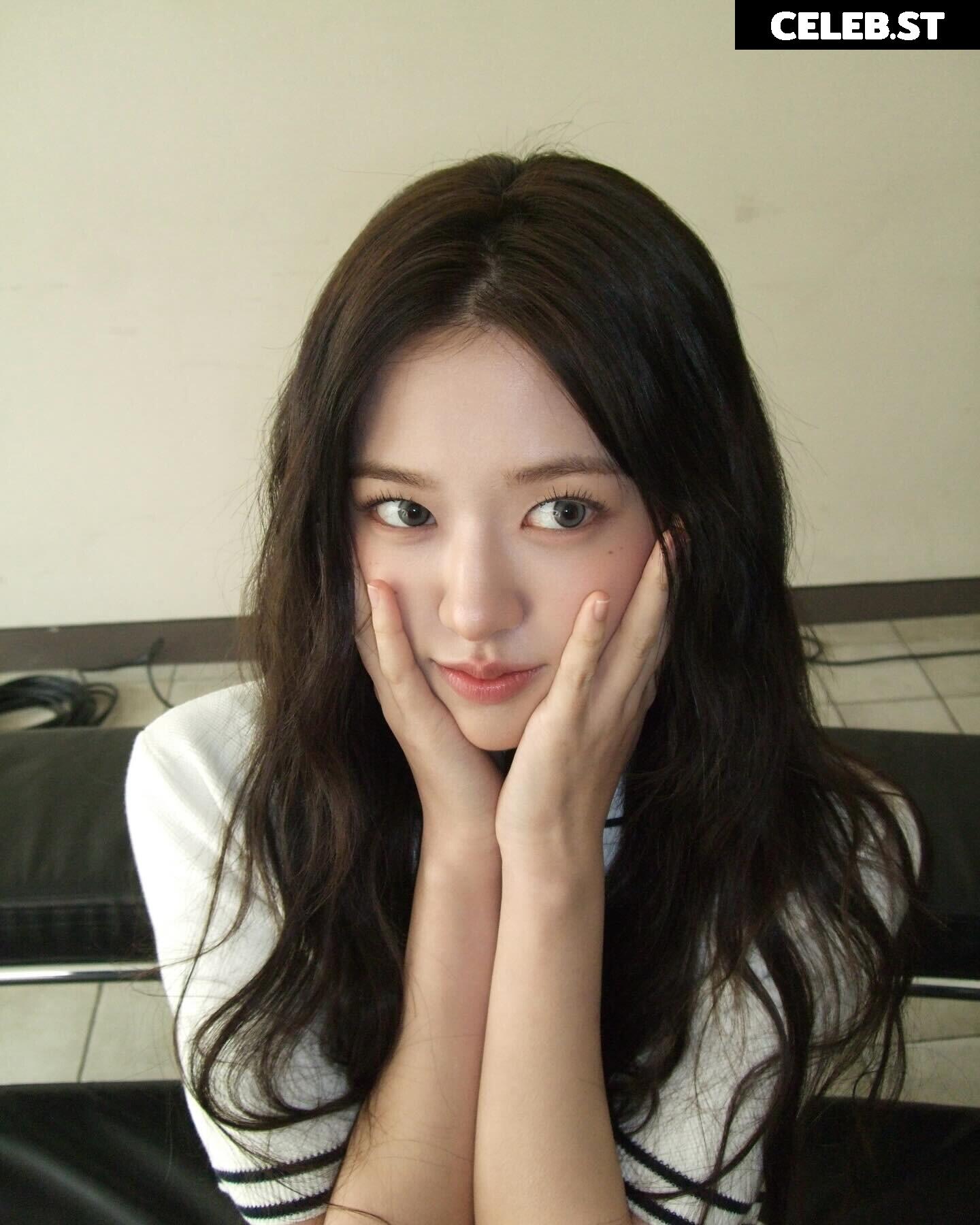 An Yujin 안유진 | YUJIN Image 23029120