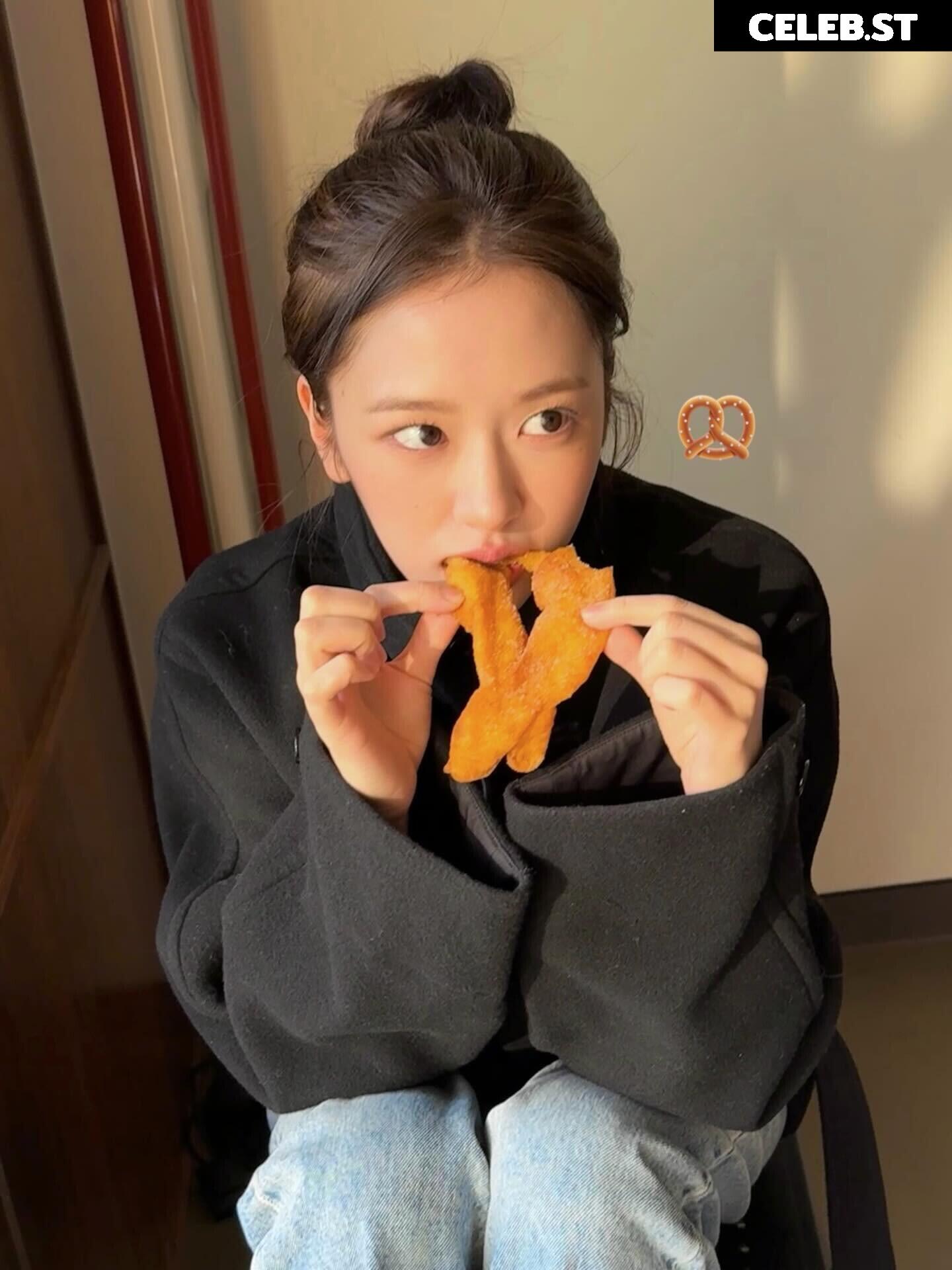 An Yujin 안유진 | YUJIN Image 23029083