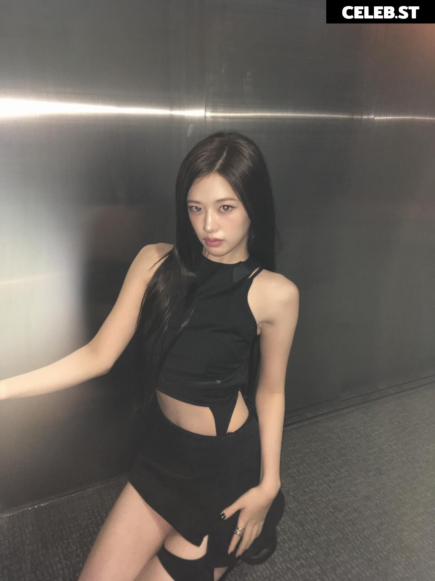 An Yujin 안유진 | YUJIN Image 23029022