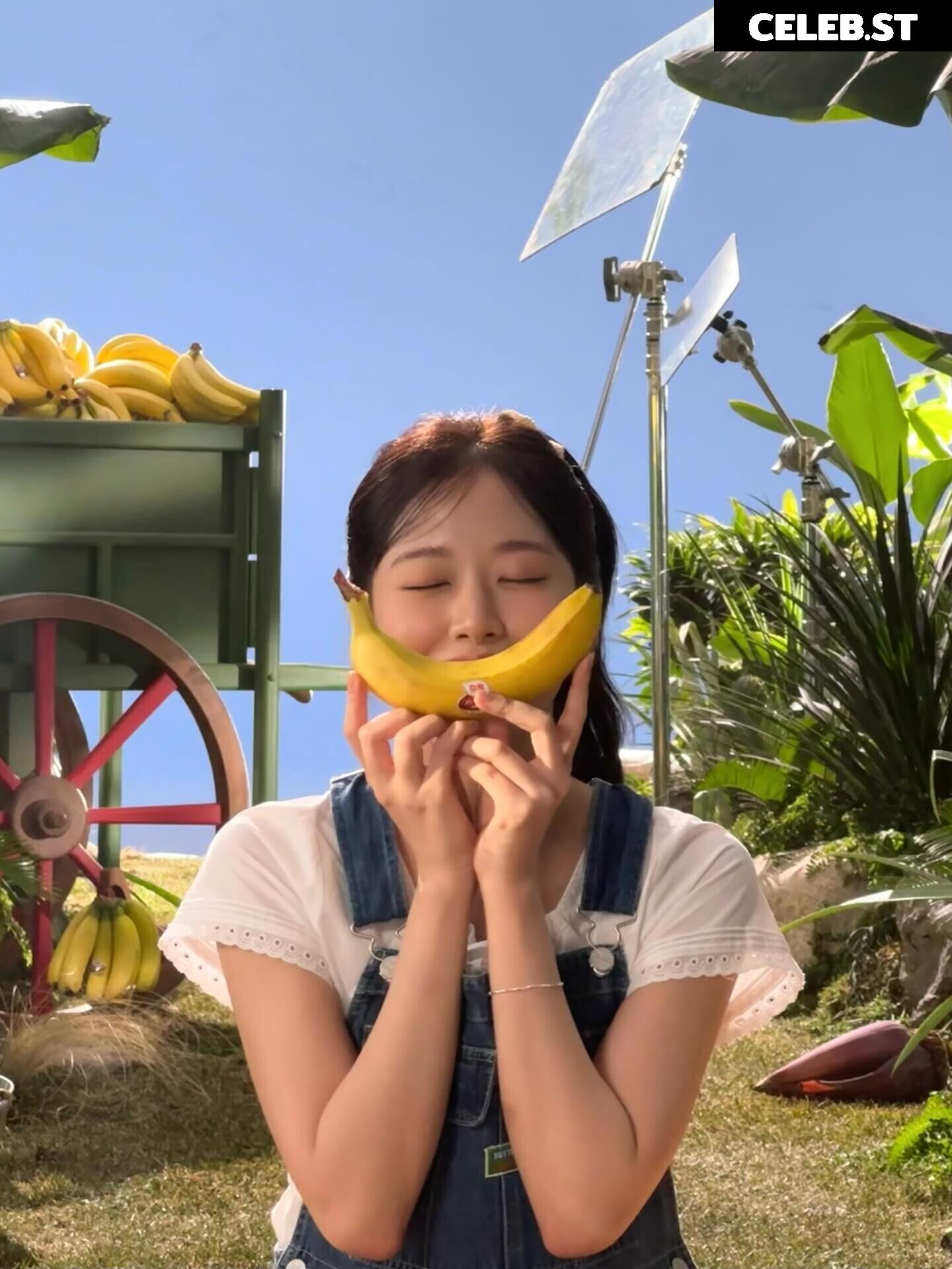 An Yujin 안유진 | YUJIN Image 23029013
