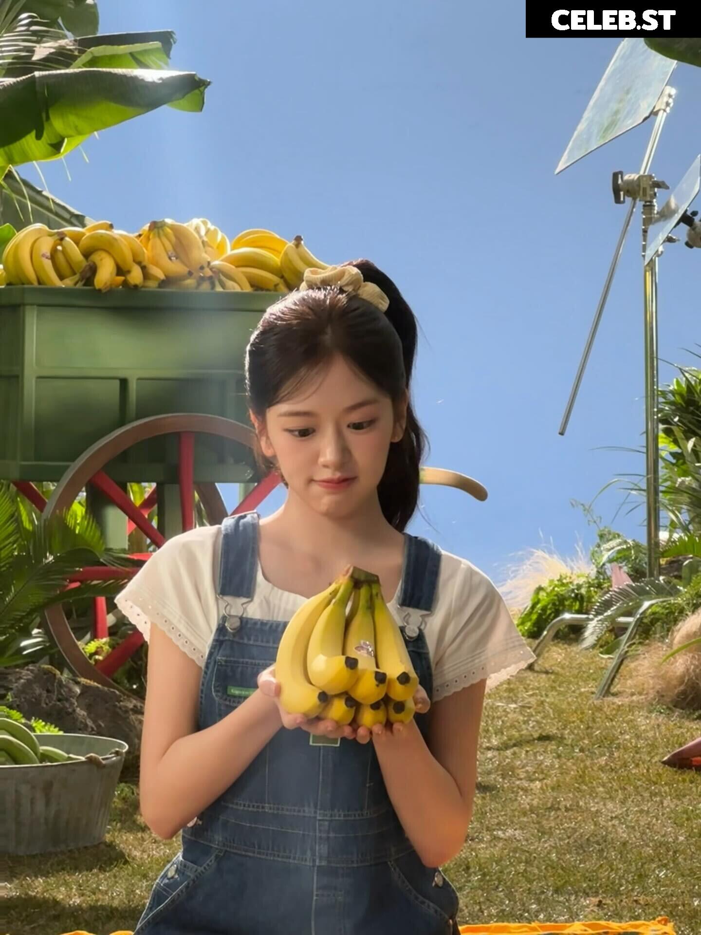 An Yujin 안유진 | YUJIN Image 23029016
