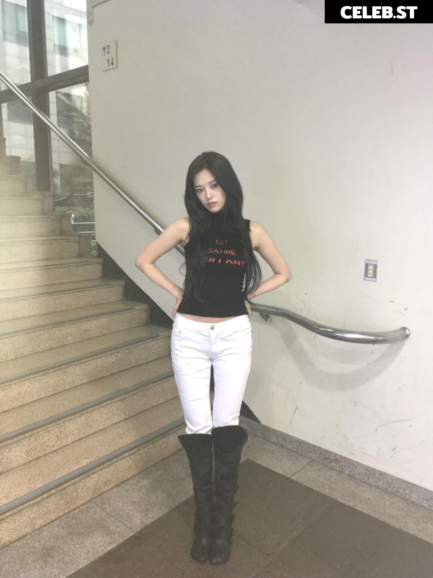 An Yujin 안유진 | YUJIN Image 23029000