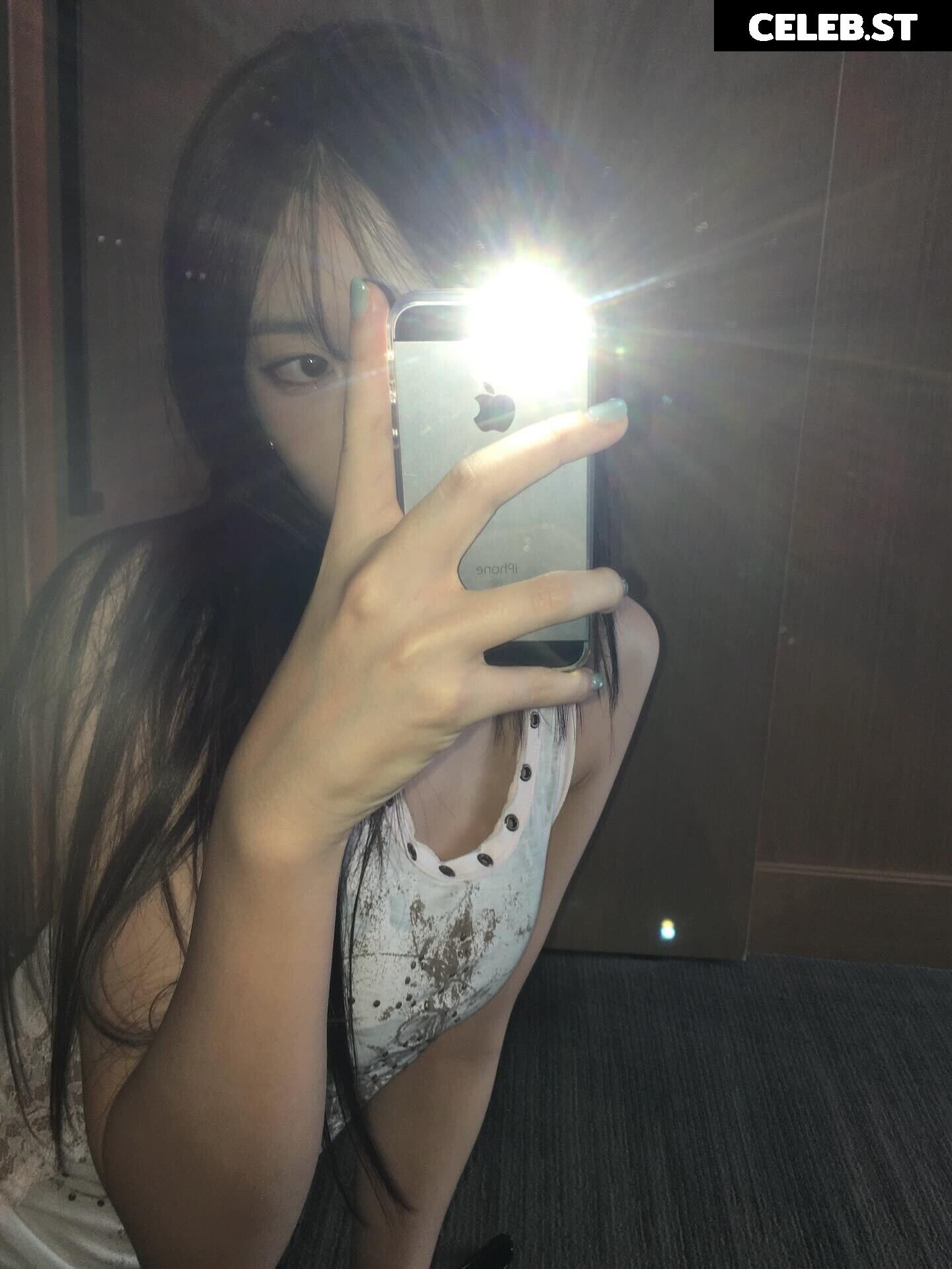 An Yujin 안유진 | YUJIN Image 23029065