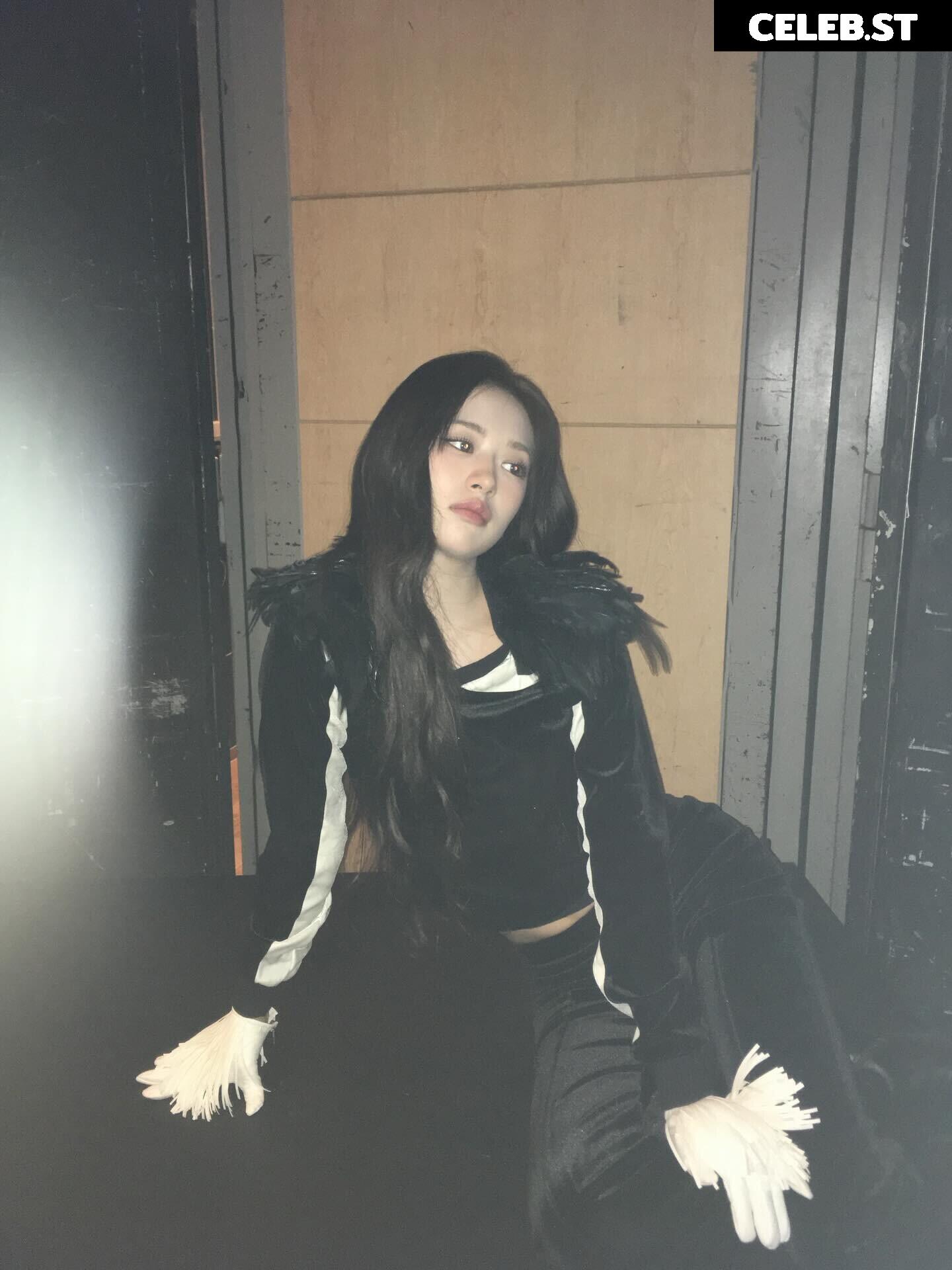 An Yujin 안유진 | YUJIN Image 23029057