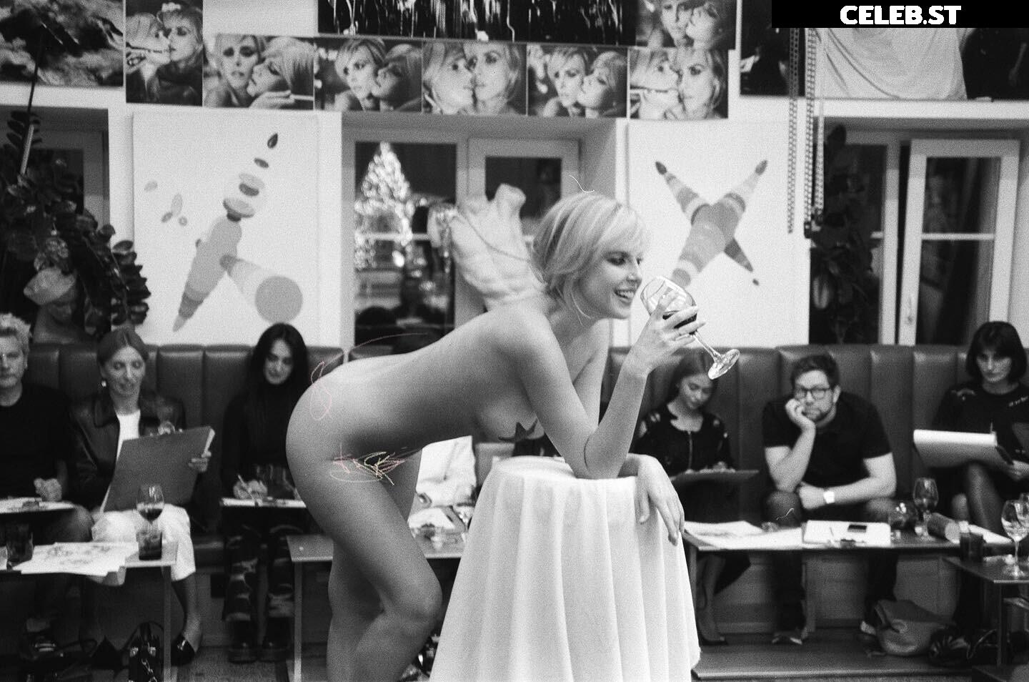 Oxana Streltsova | Oksana Streltsova Image 23030926