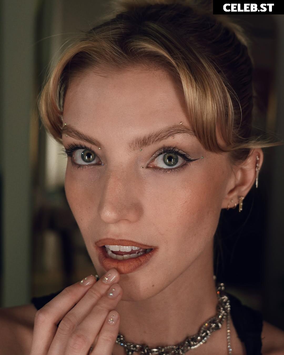 Niamh Adkins Image 23030154