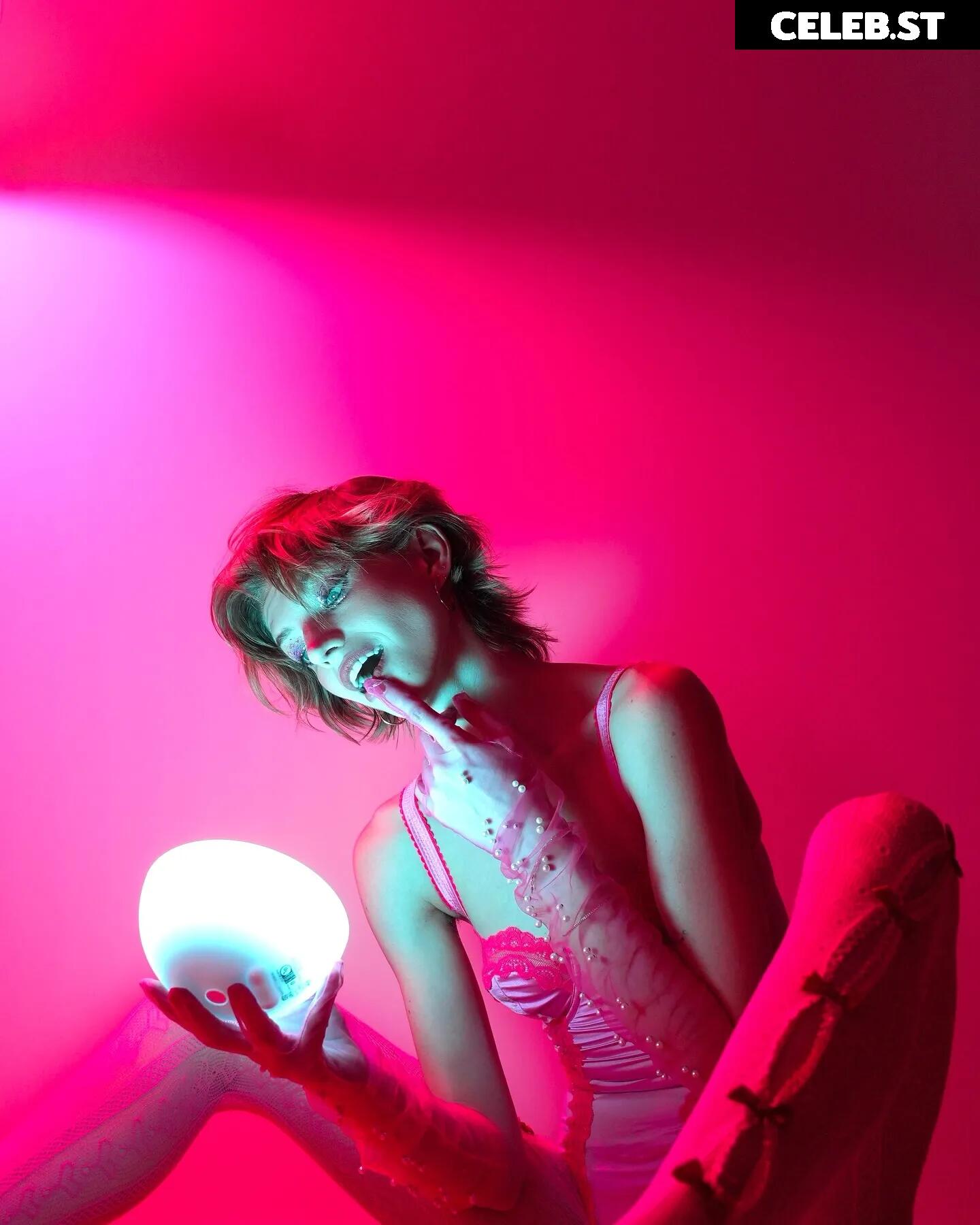 Niamh Adkins Image 23030096