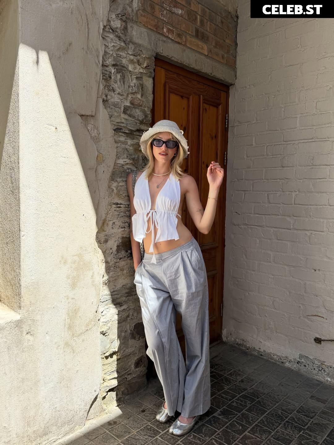 Niamh Adkins Image 23030294