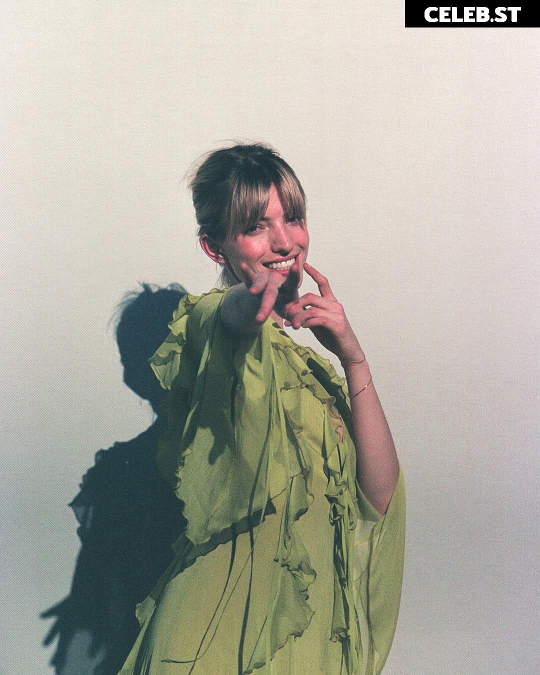 Niamh Adkins Image 23030203