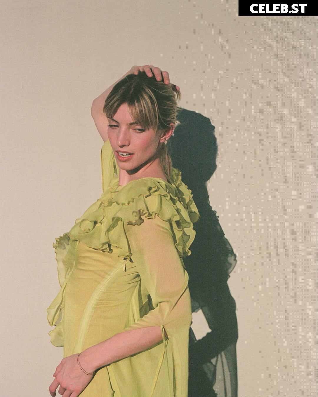 Niamh Adkins Image 23030206