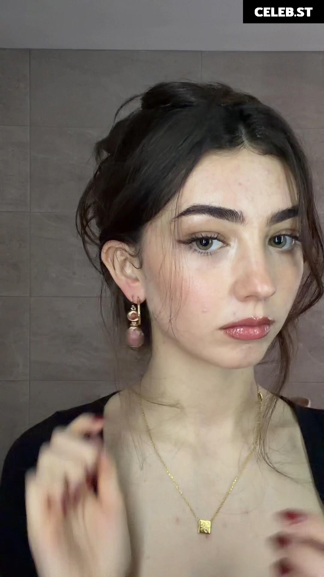 Lyzzahh / lizaseri Image 23001168