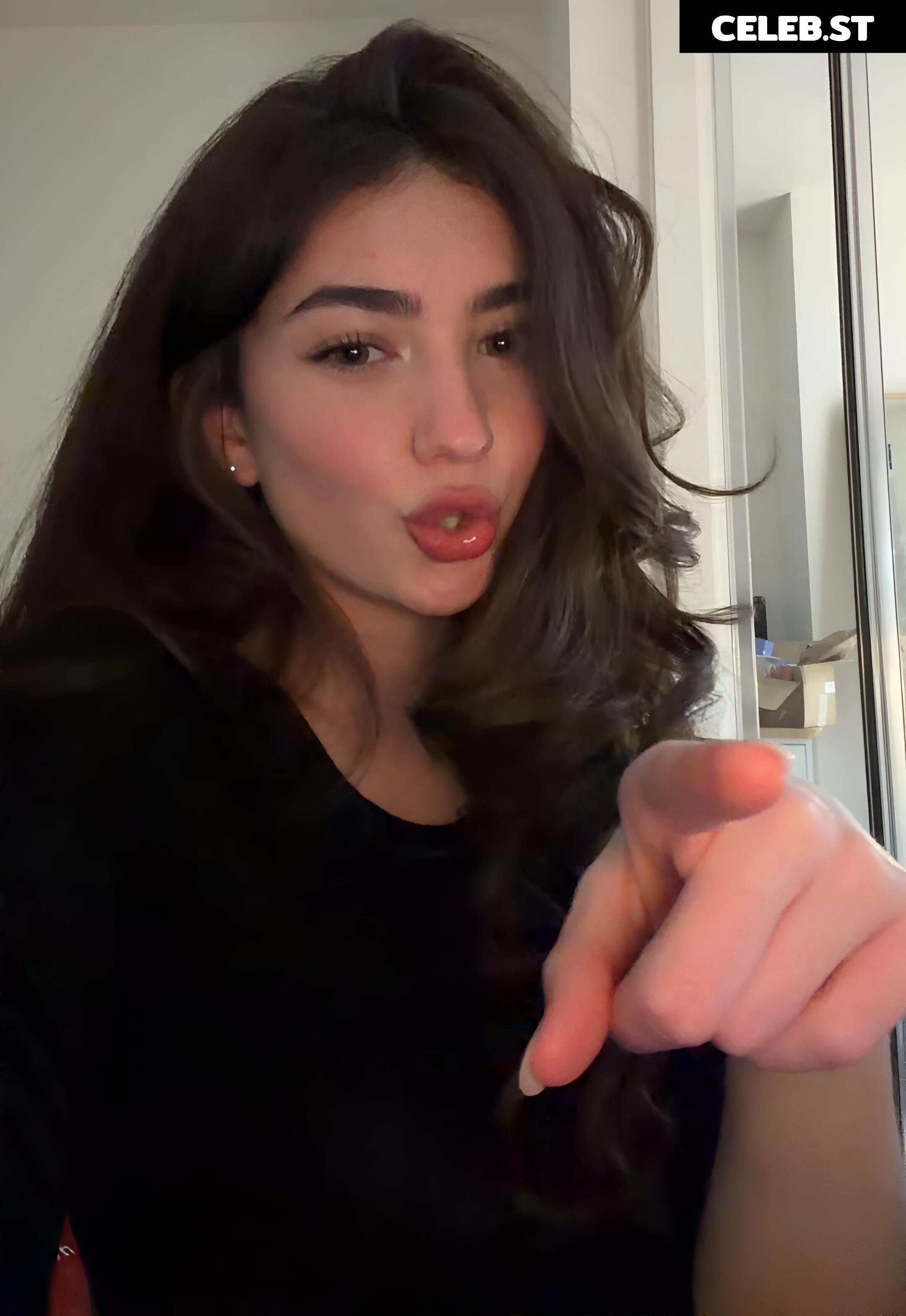 Lyzzahh / lizaseri Image 23001176