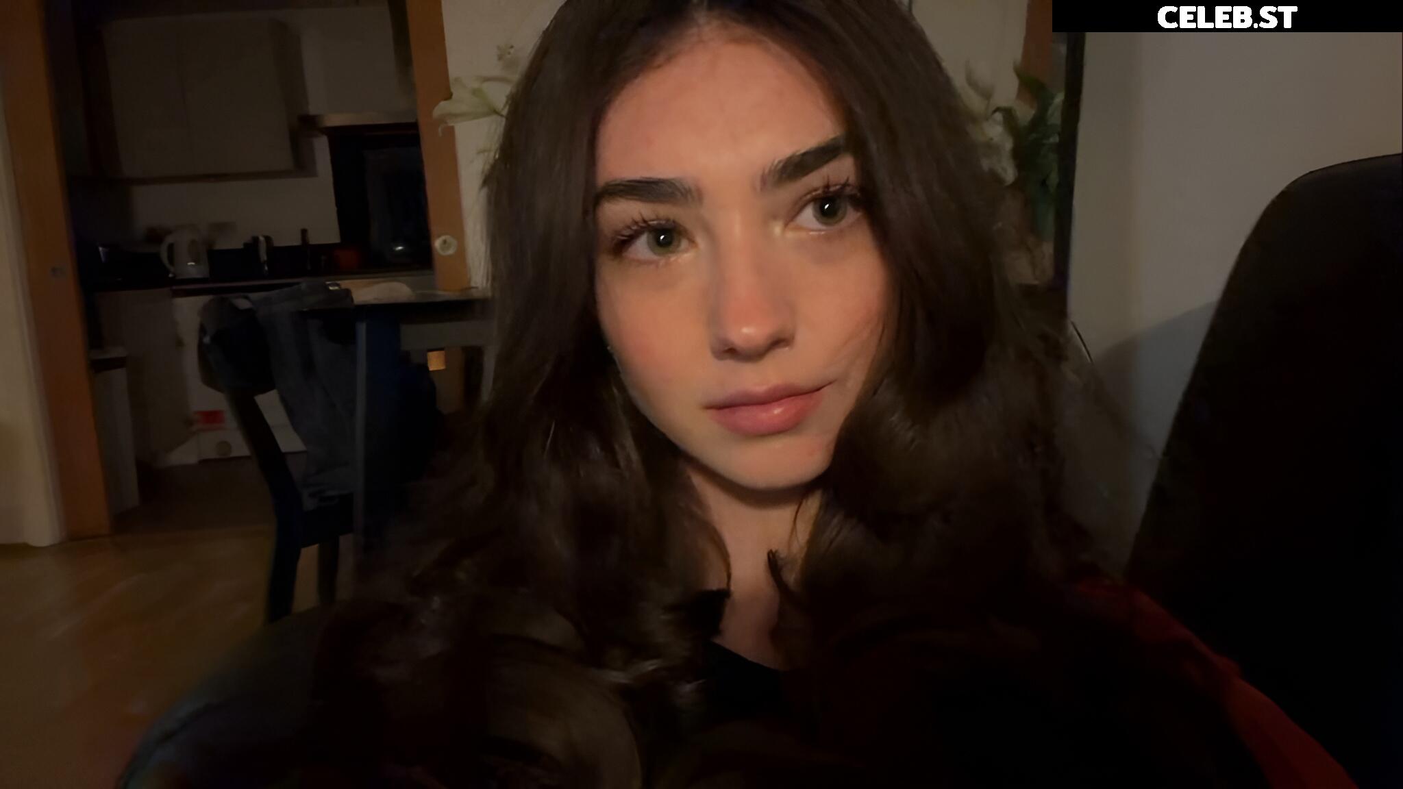 Lyzzahh / lizaseri Image 23001175