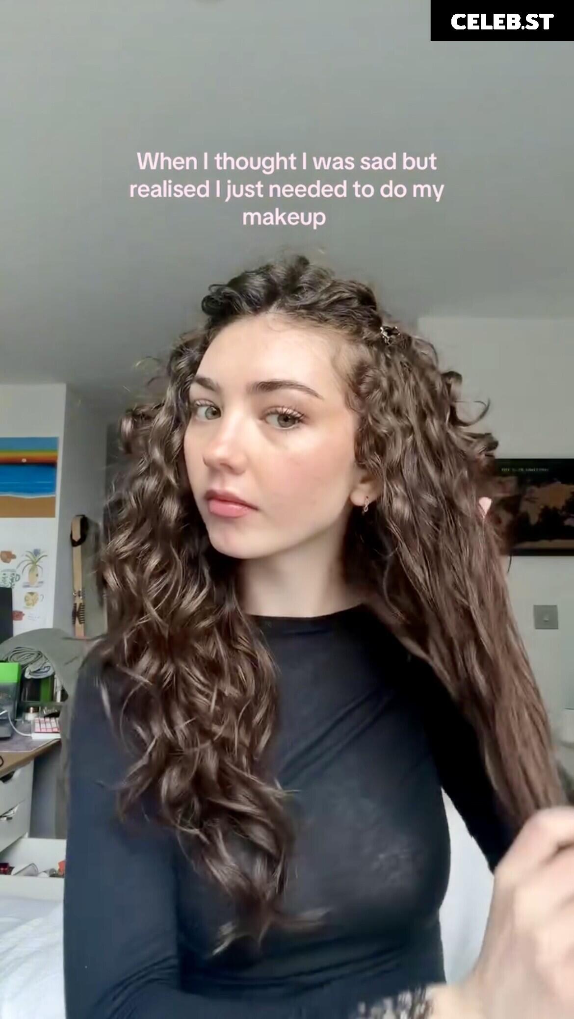 Lyzzahh / lizaseri Image 23001299