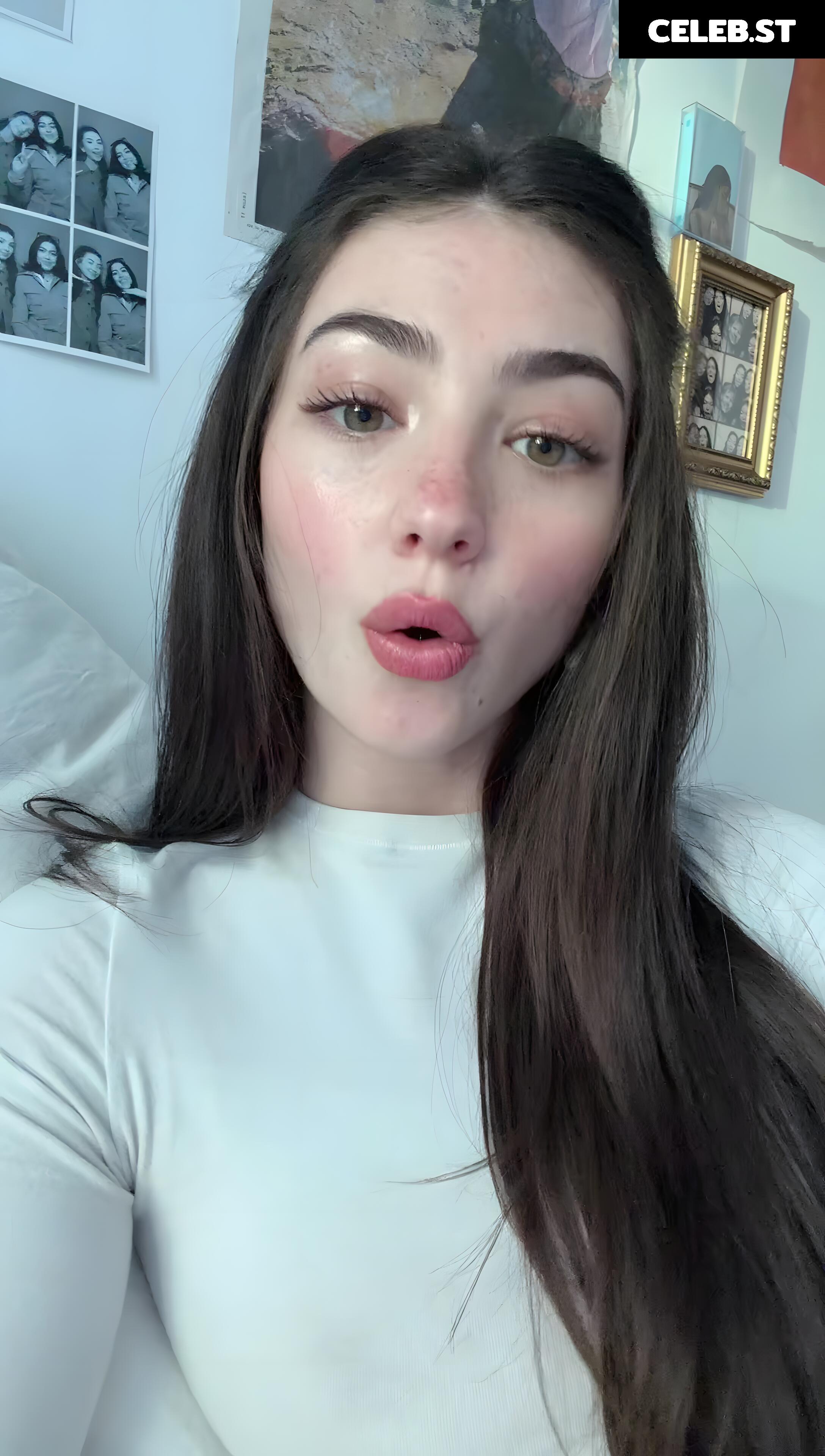 Lyzzahh / lizaseri Image 23001284