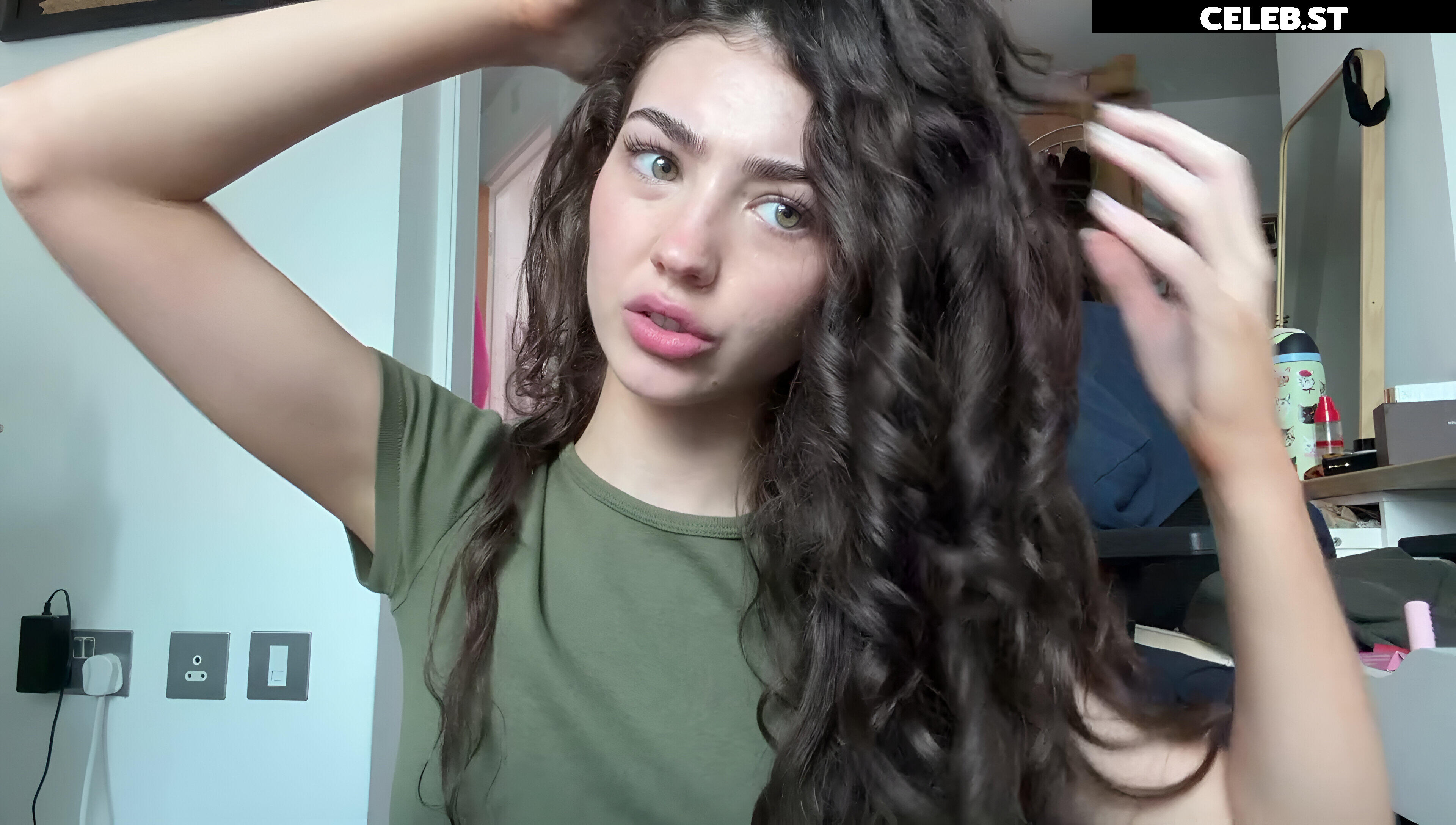 Lyzzahh / lizaseri Image 23001236