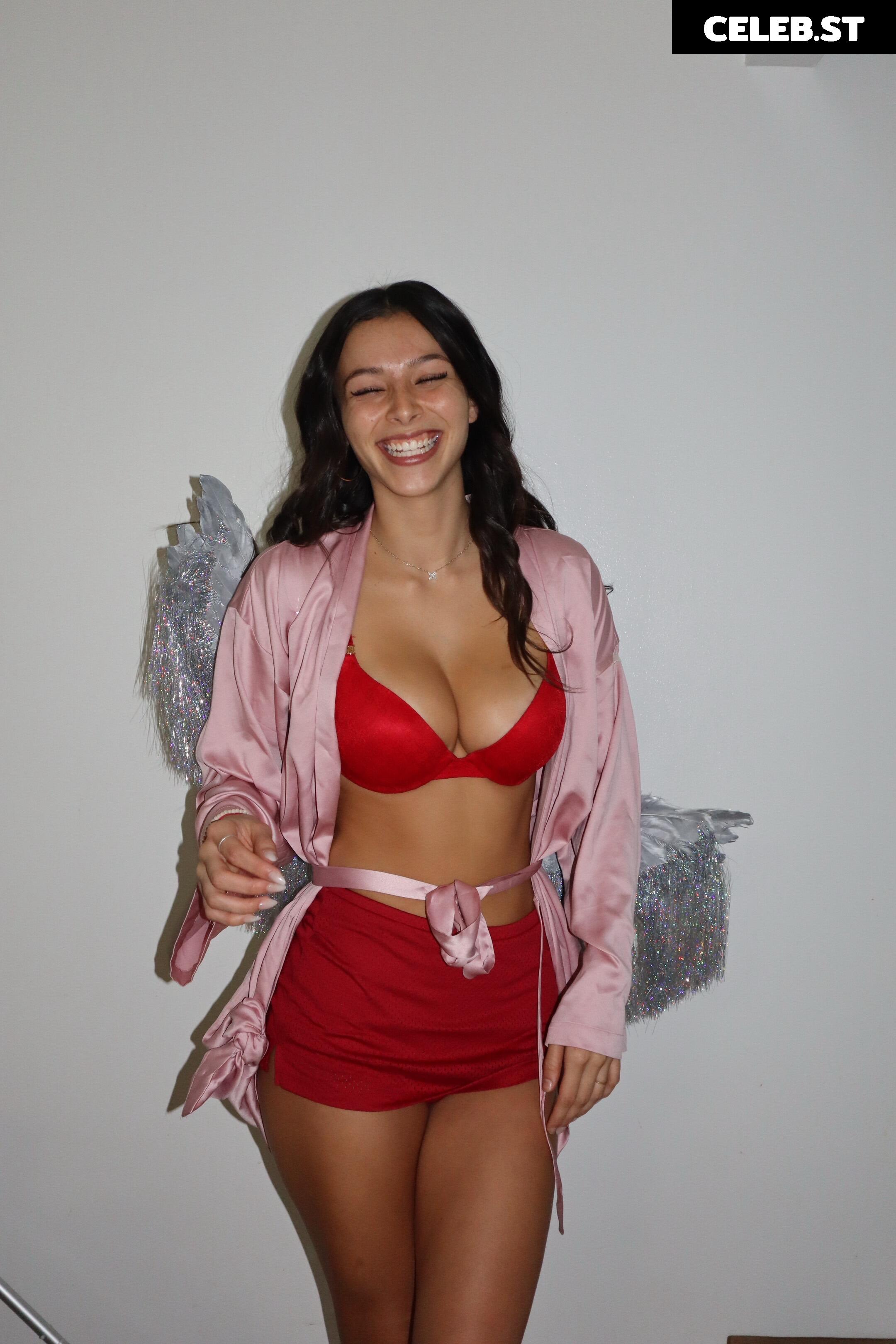 Mia Wynn / miawynning / miawynn_ Image 23092243