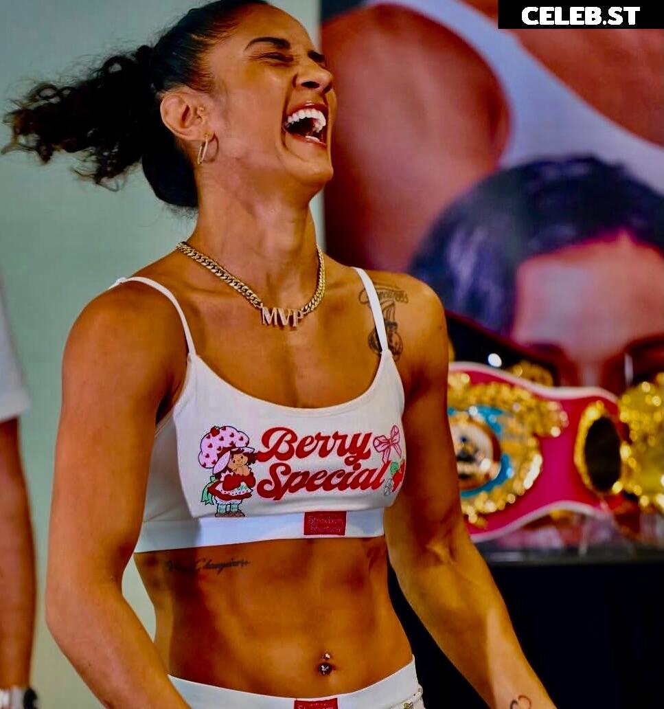Amanda Serrano / Puerto Rican Boxer Image 23088812