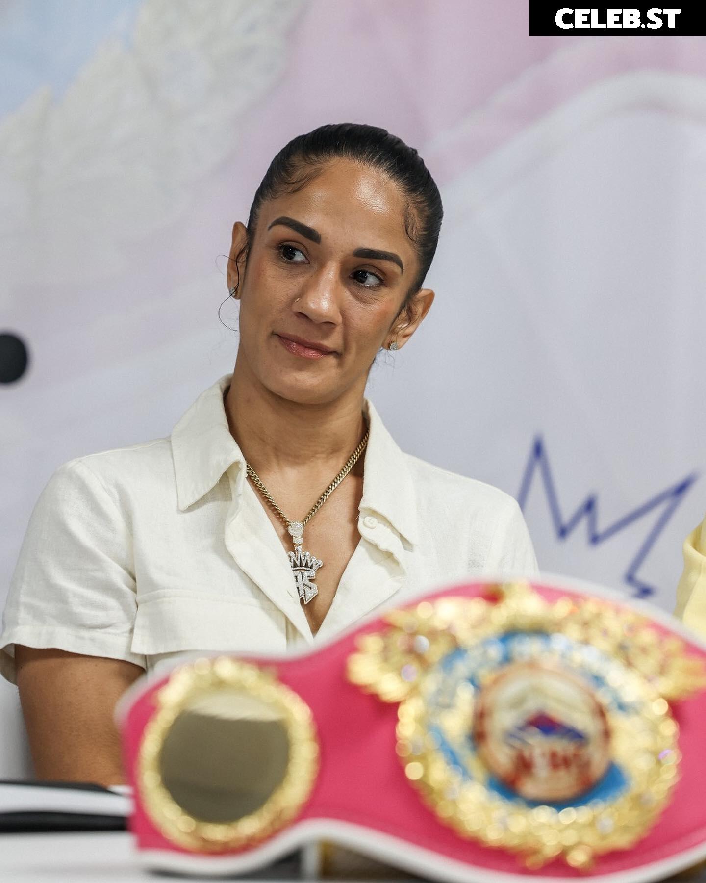 Amanda Serrano / Puerto Rican Boxer Image 23088814