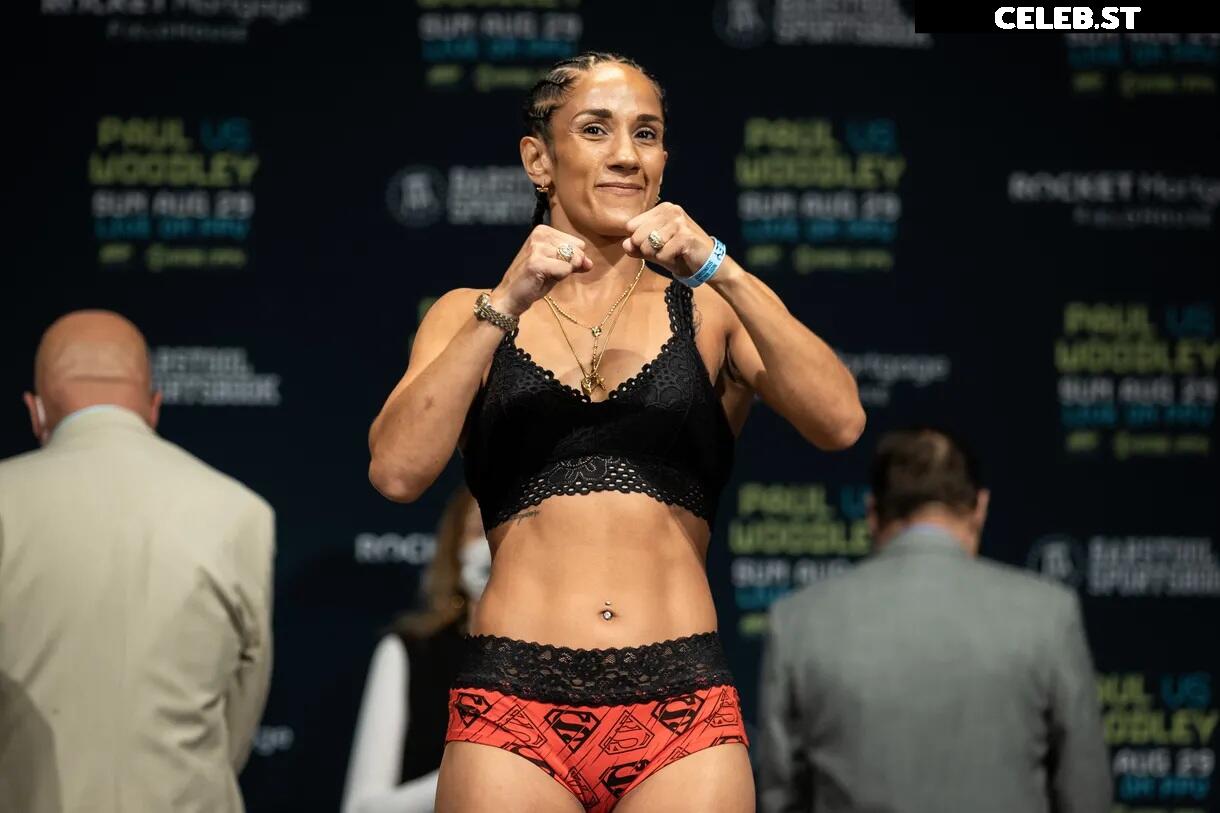 Amanda Serrano / Puerto Rican Boxer Image 23088781
