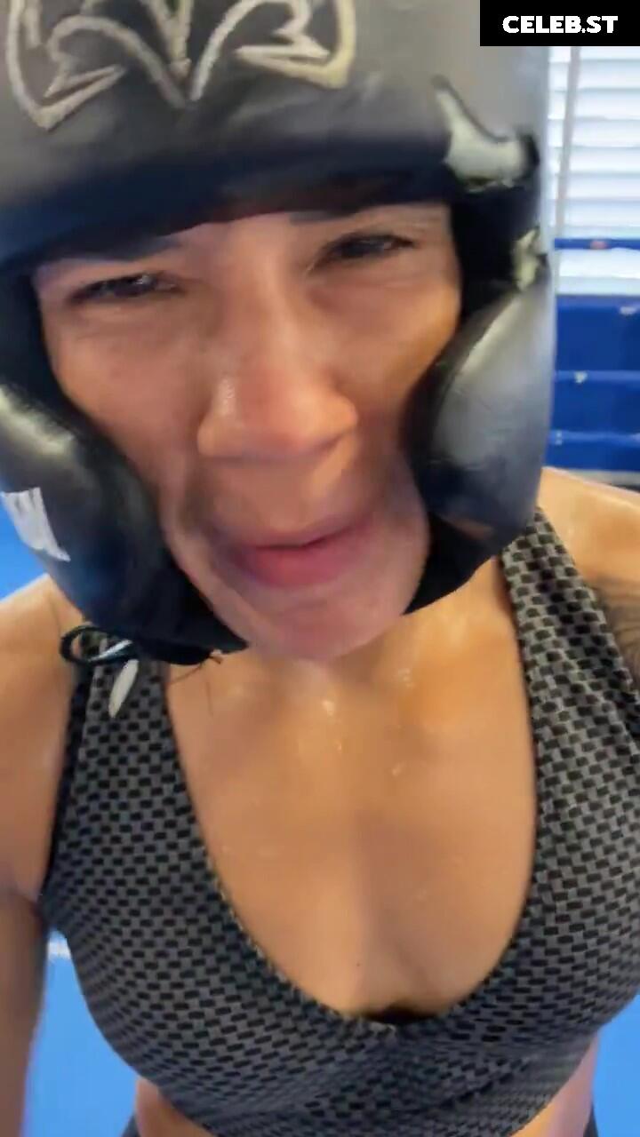 Amanda Serrano / Puerto Rican Boxer Image 23088787