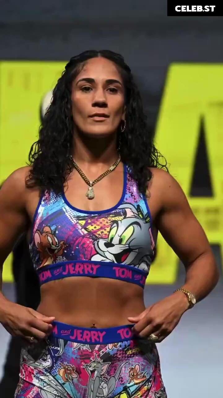 Amanda Serrano / Puerto Rican Boxer Image 23088788