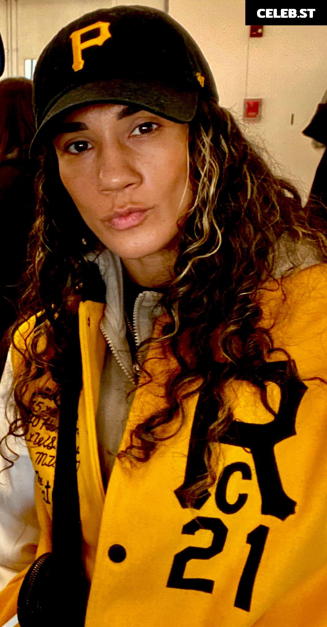 Amanda Serrano / Puerto Rican Boxer Image 23088771