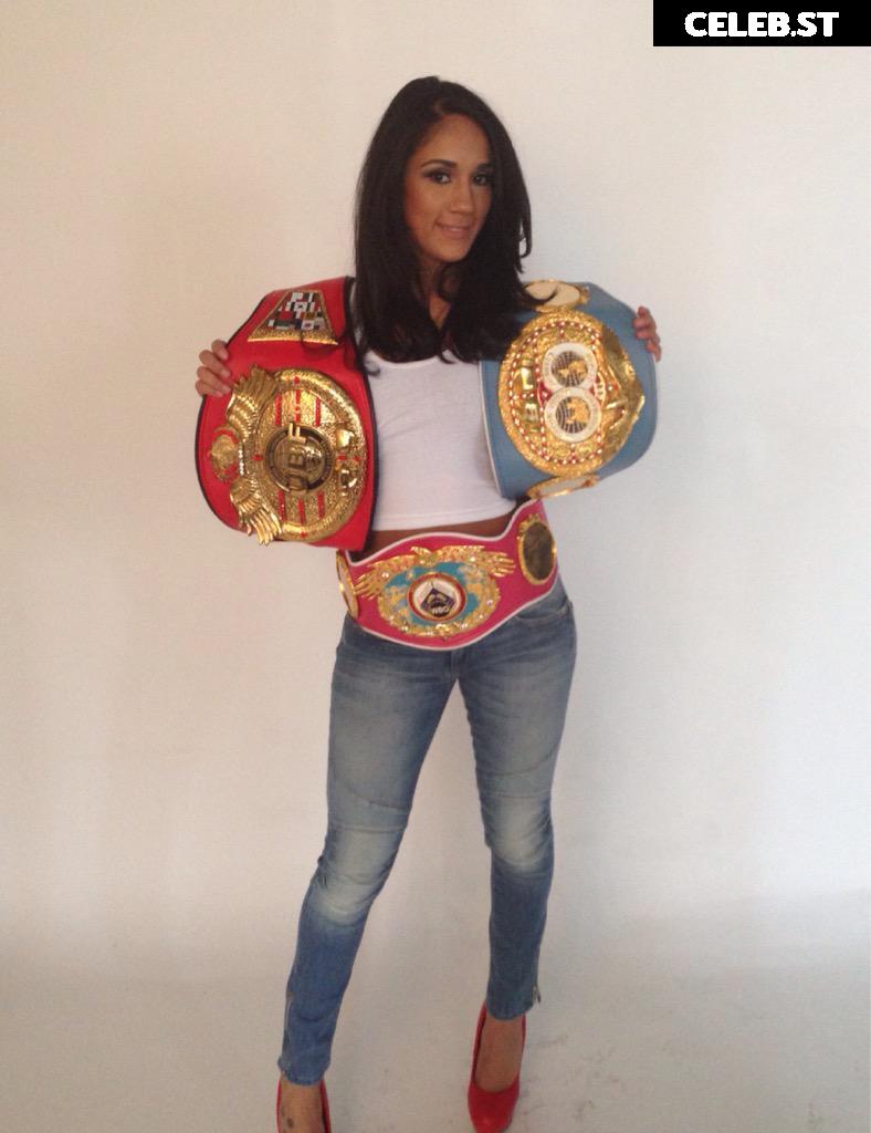 Amanda Serrano / Puerto Rican Boxer Image 23088673