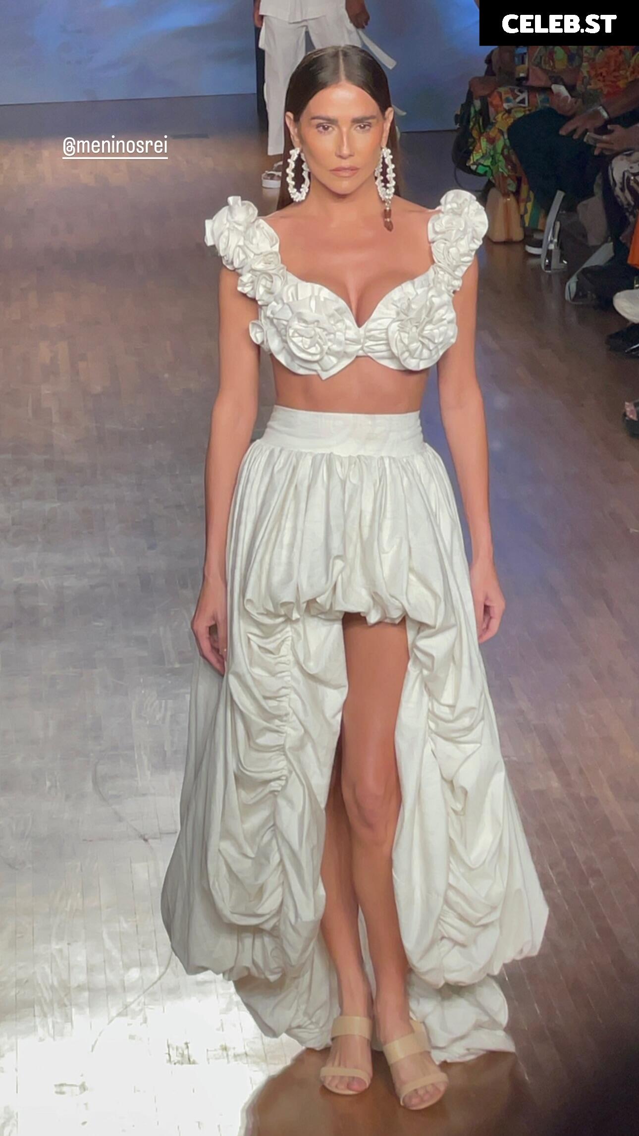 Deborah Secco Image 23085523