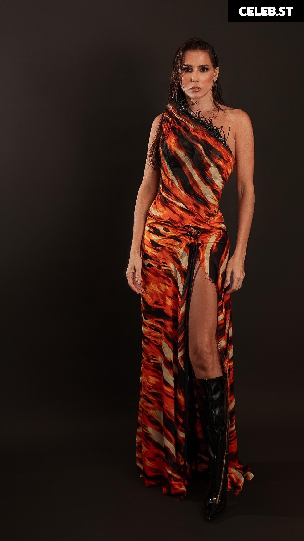 Deborah Secco Image 23085389