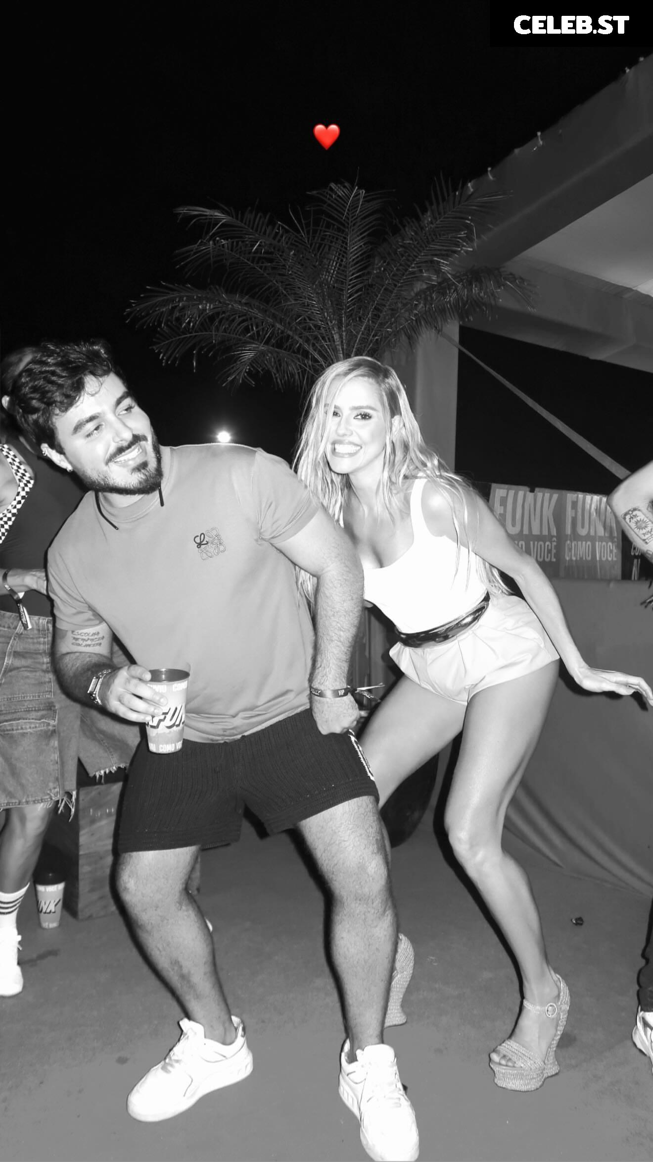 Deborah Secco Image 23086103