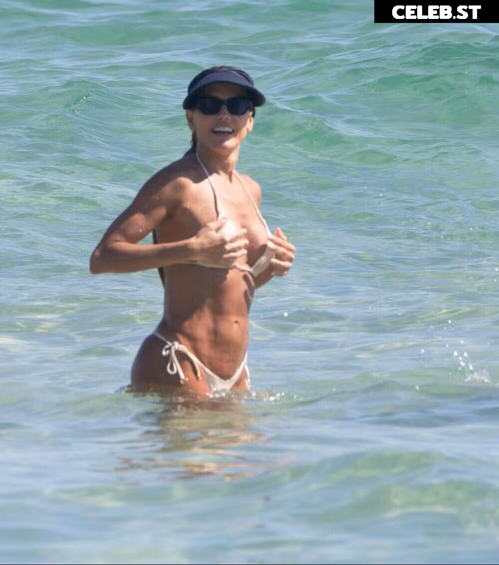 Deborah Secco Image 23086172