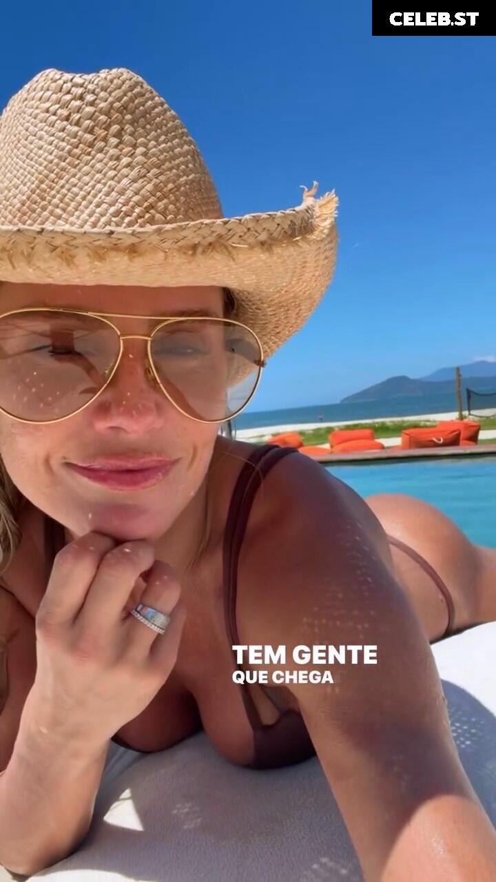 Deborah Secco Image 23086313