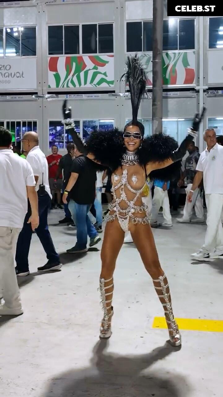 Sabrina Sato Image 23080249