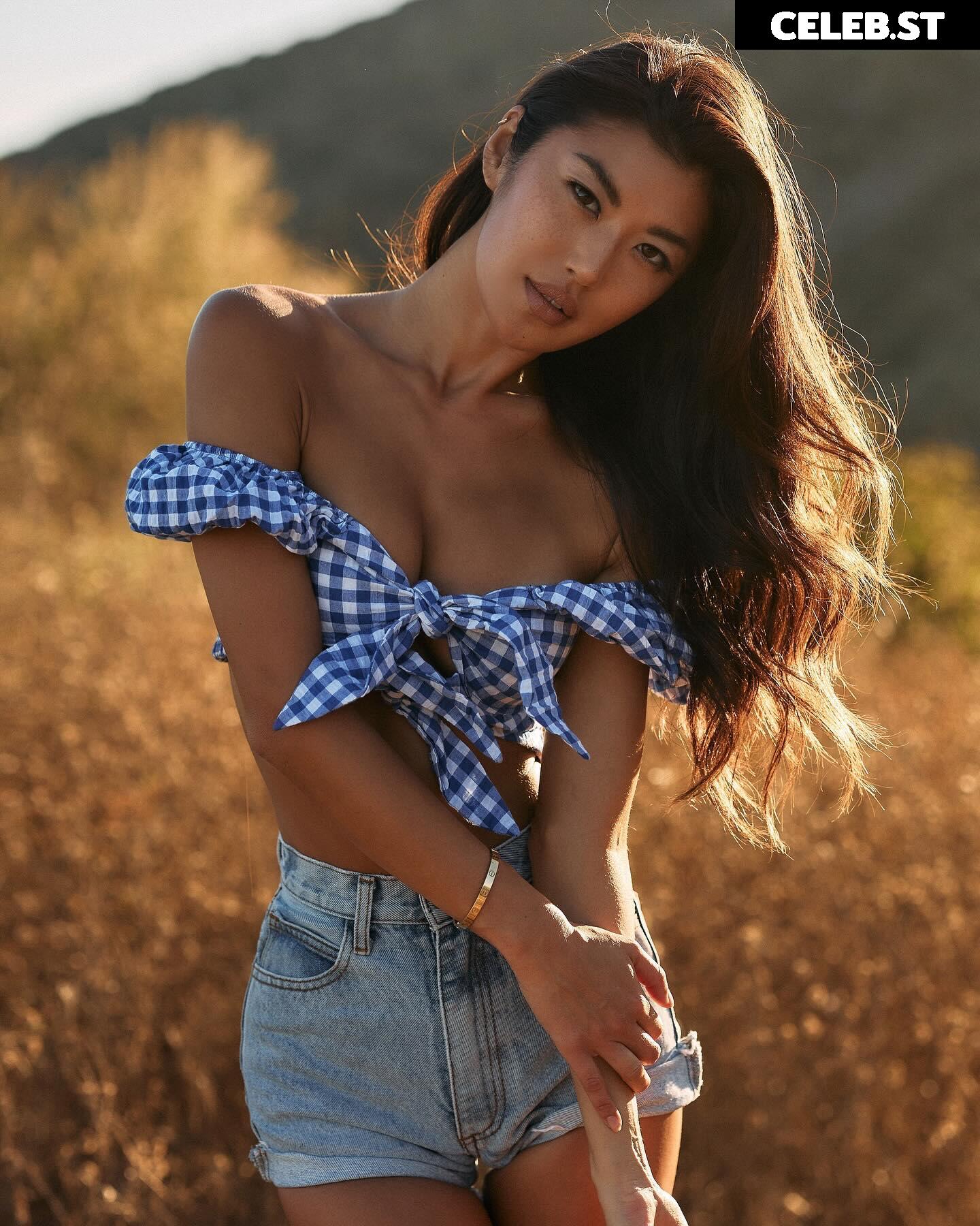 Jenn Lee / Jennifer Lee / jennleezy Image 23082754