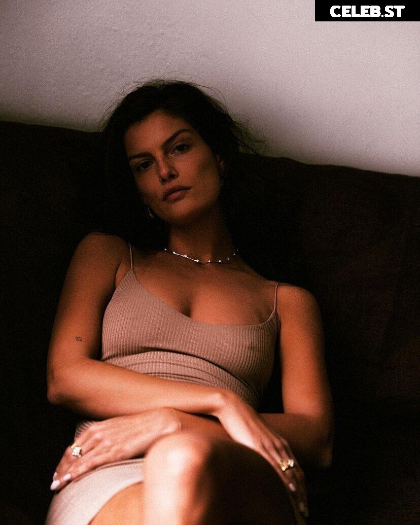 Vanessa Fuchs Image 2896870