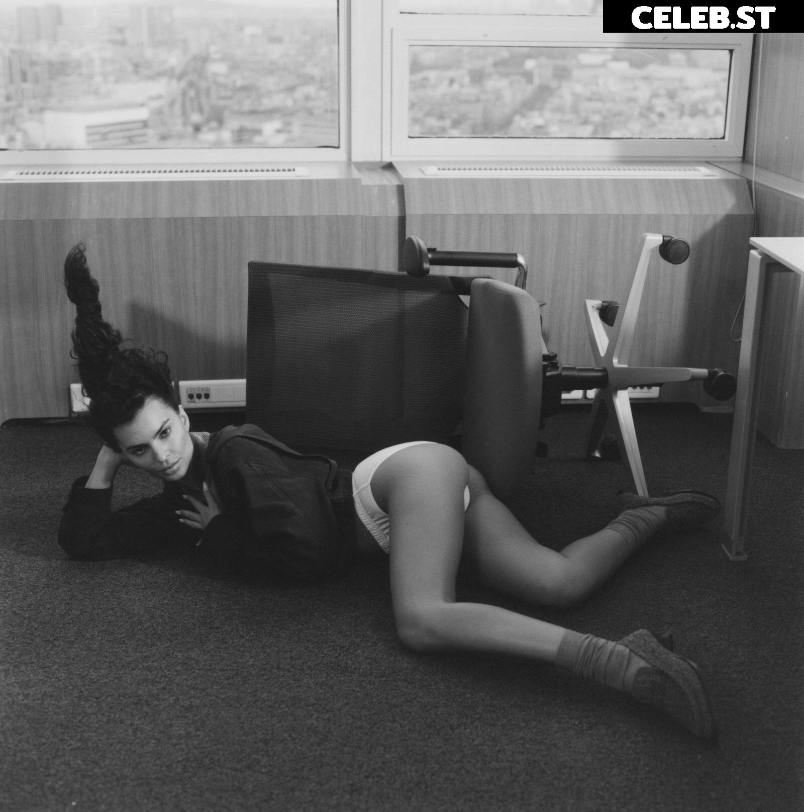 Emily Ratajkowski Image 2896422