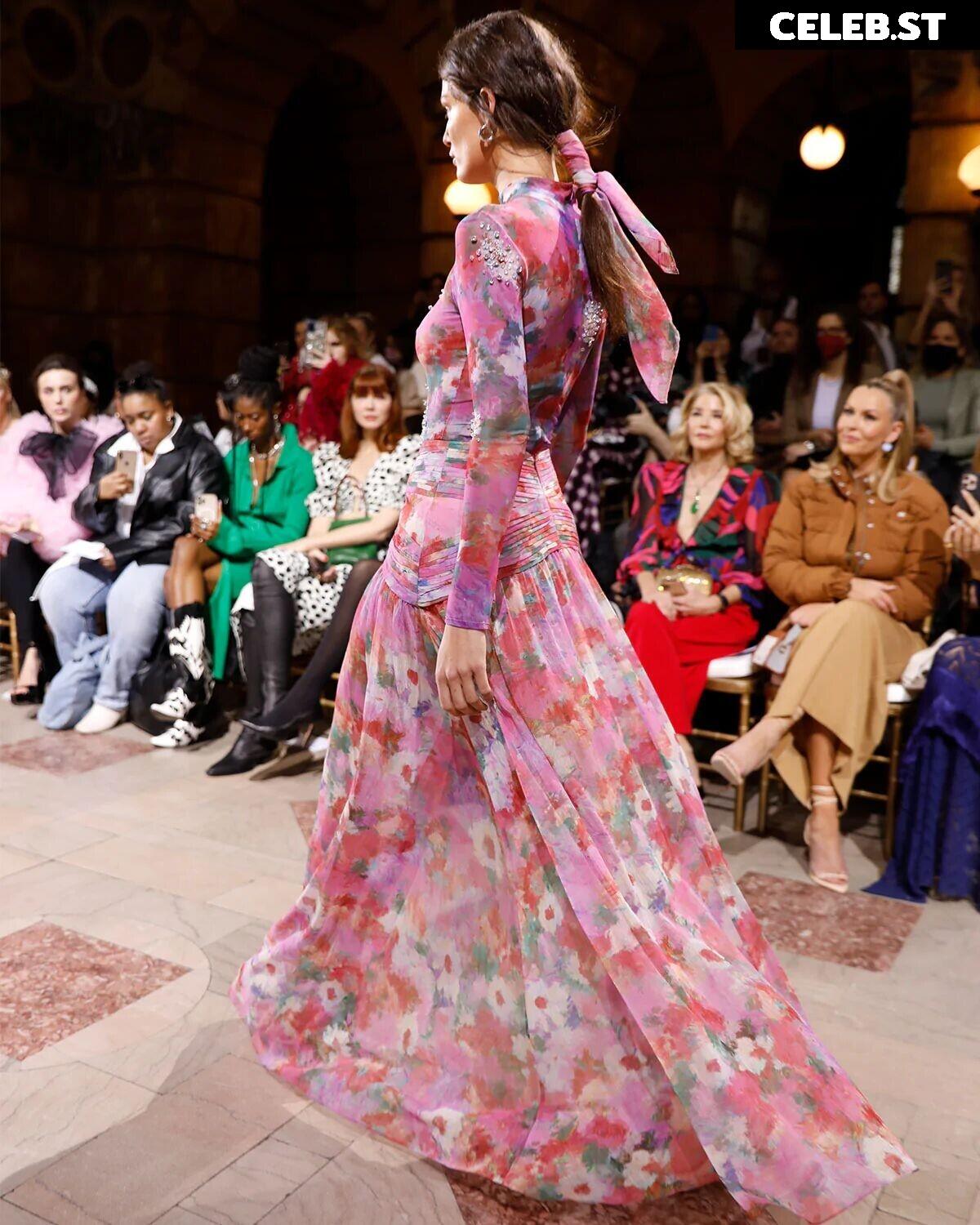 Vanessa Fuchs Image 2896793