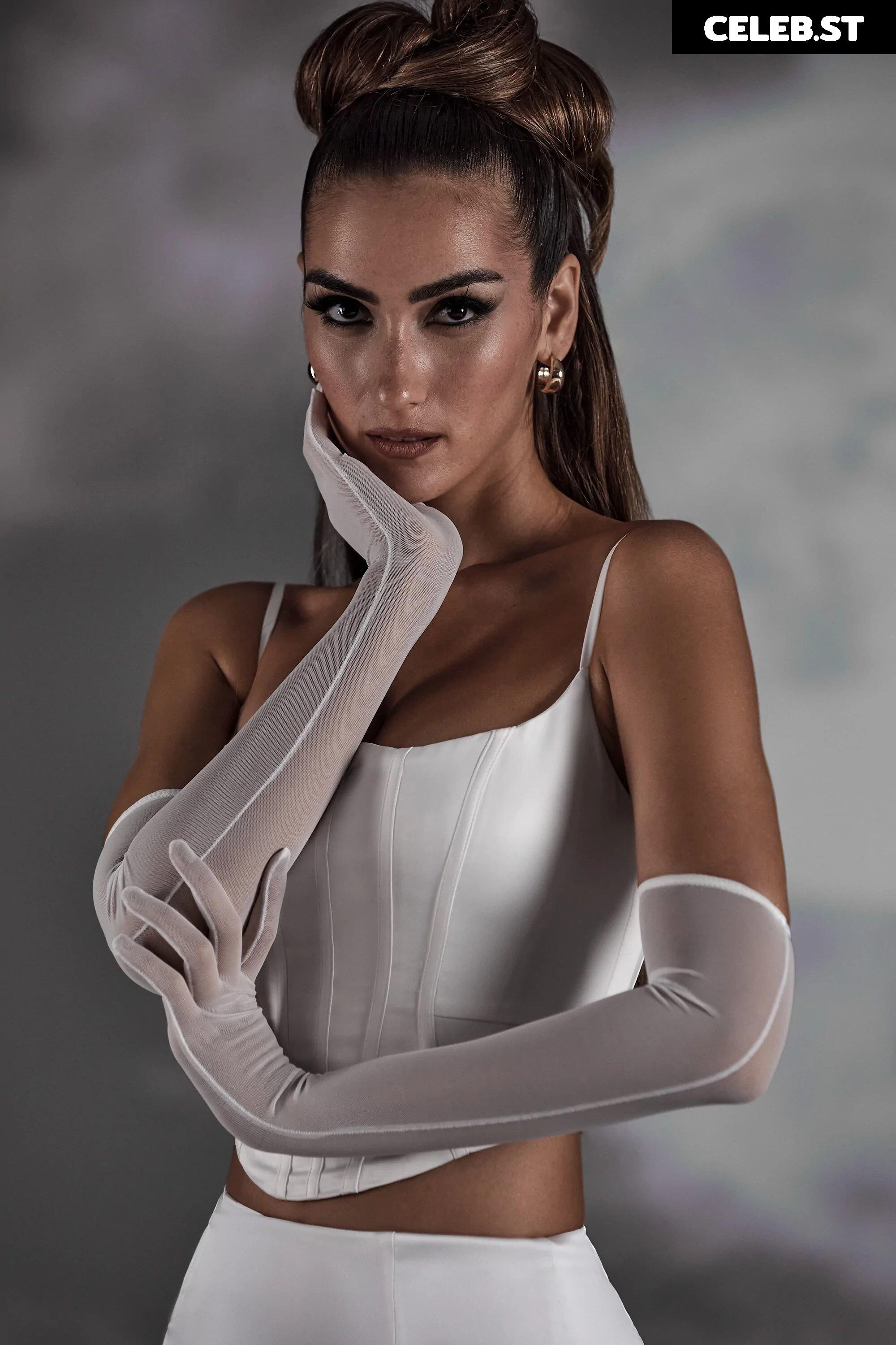 Priscilla Ricart Image 2885810
