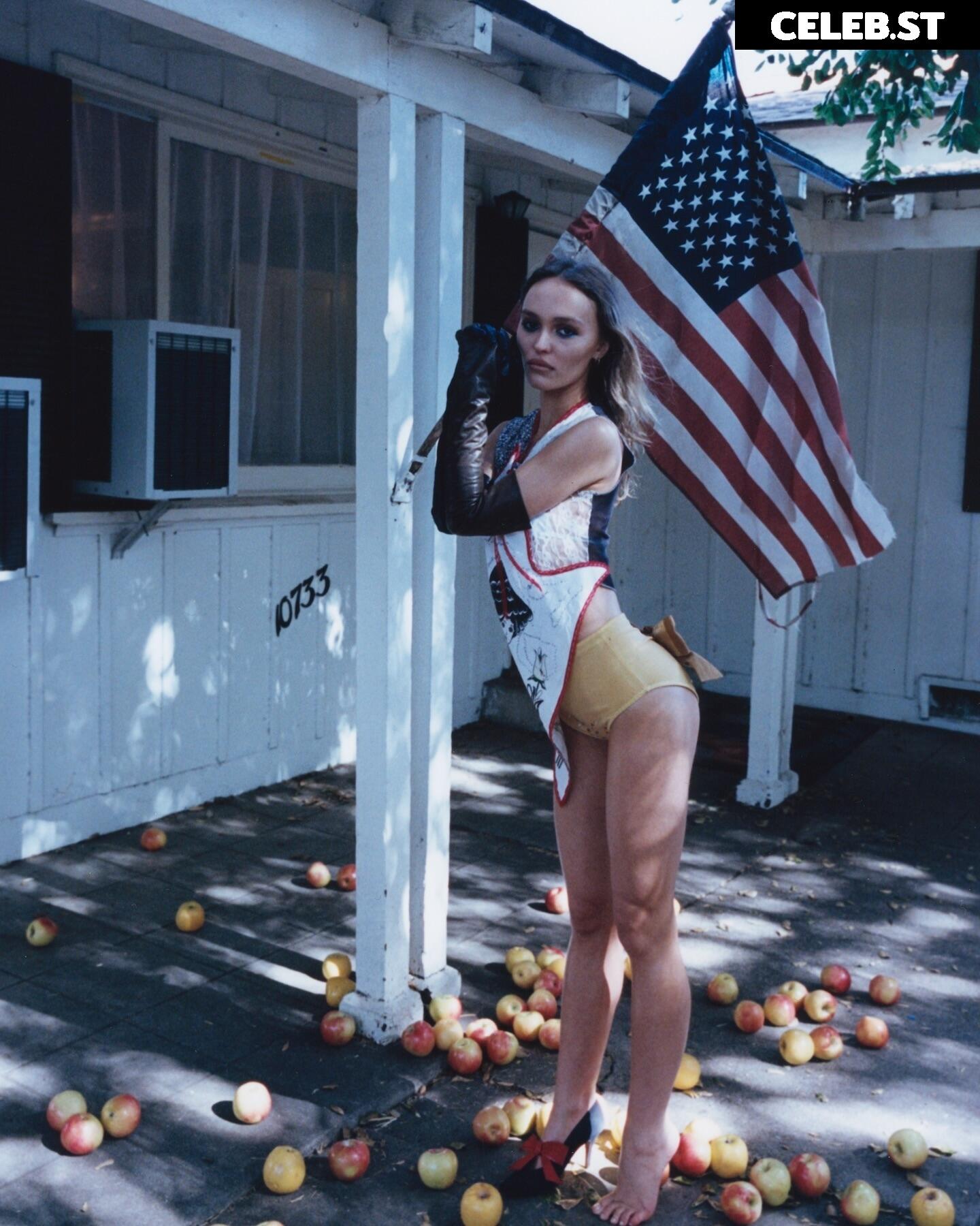 Lily-Rose Depp Image 2885543