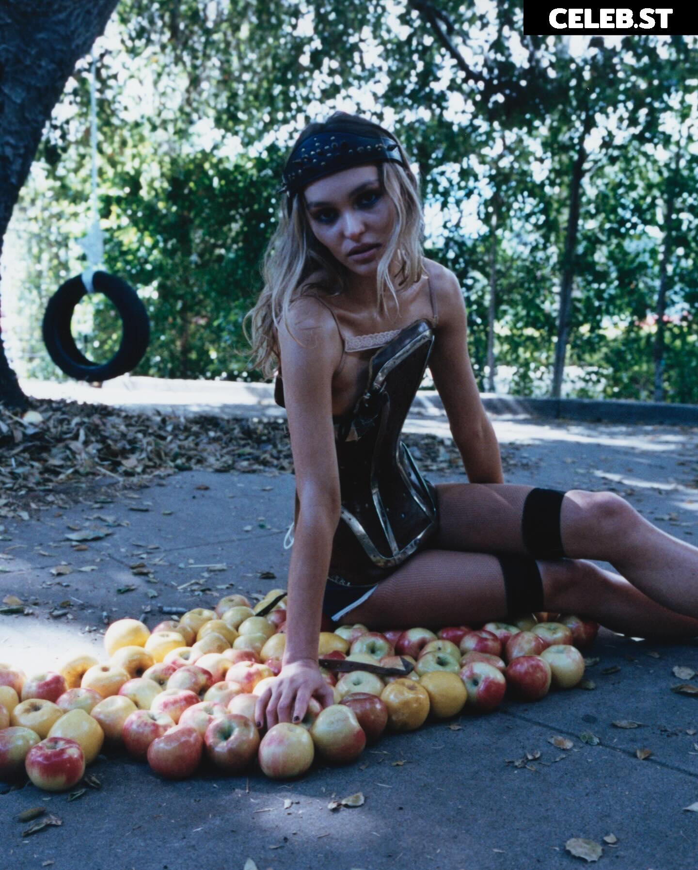Lily-Rose Depp Image 2885575