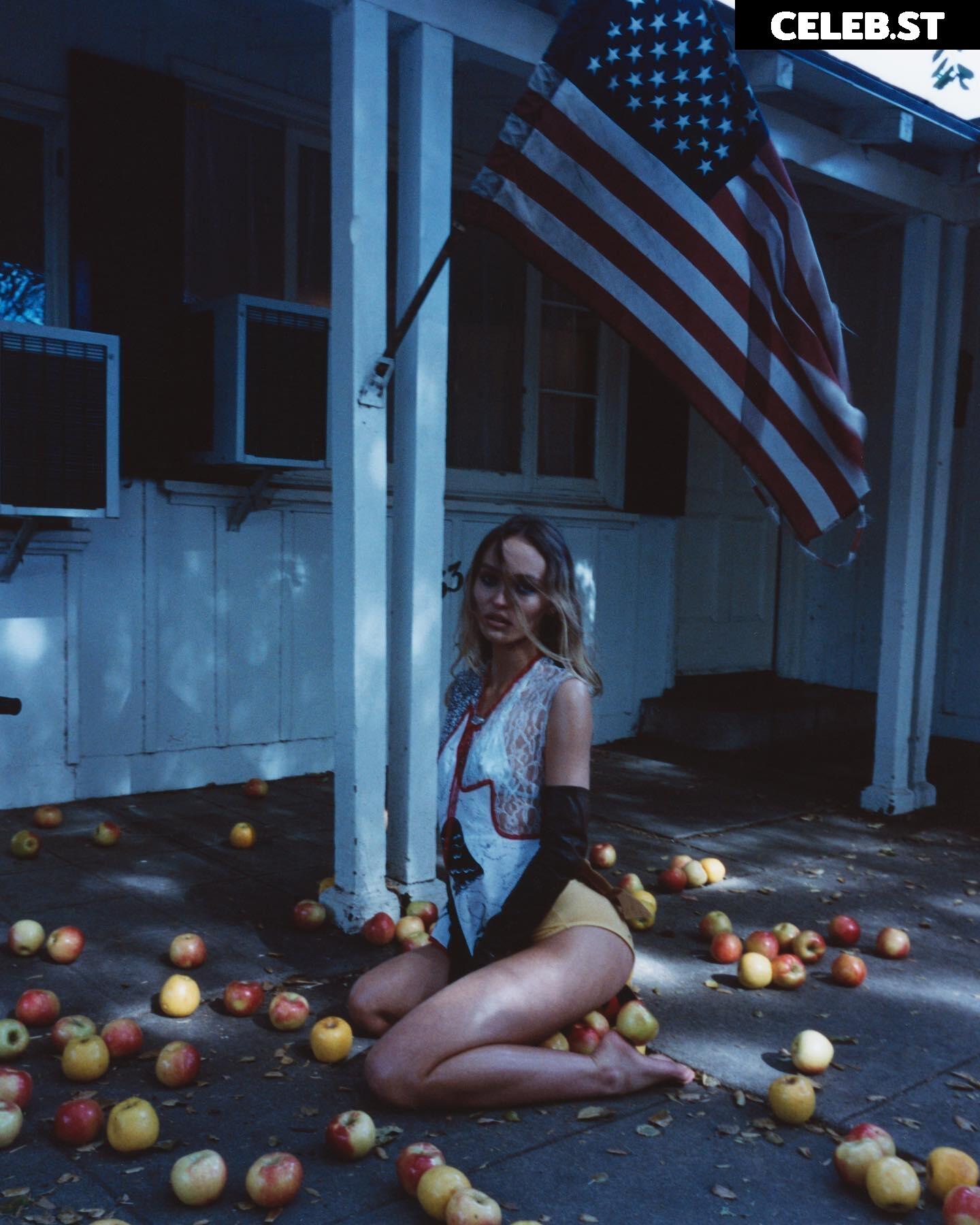 Lily-Rose Depp Image 2885635