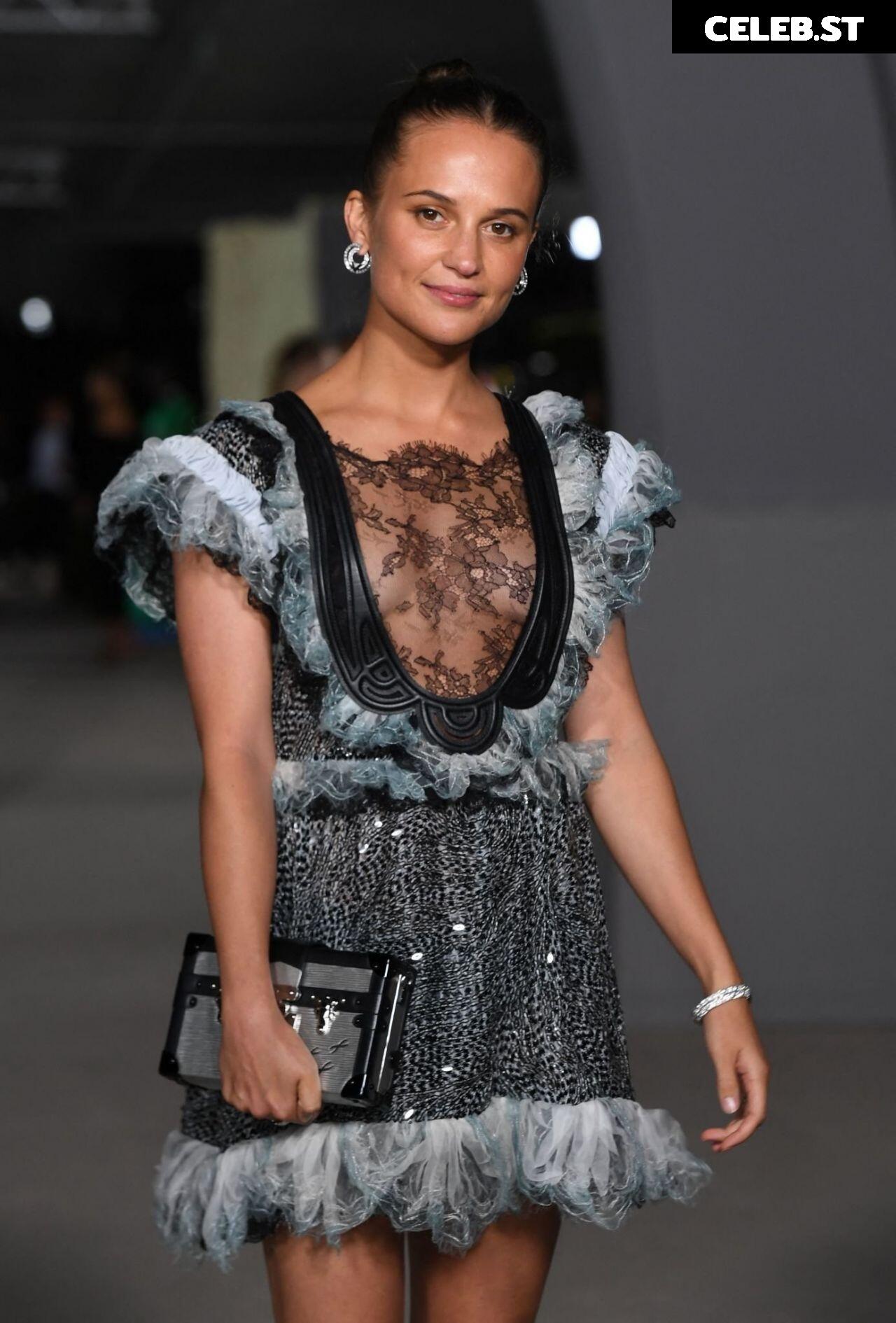 Alicia Vikander Image 2885178