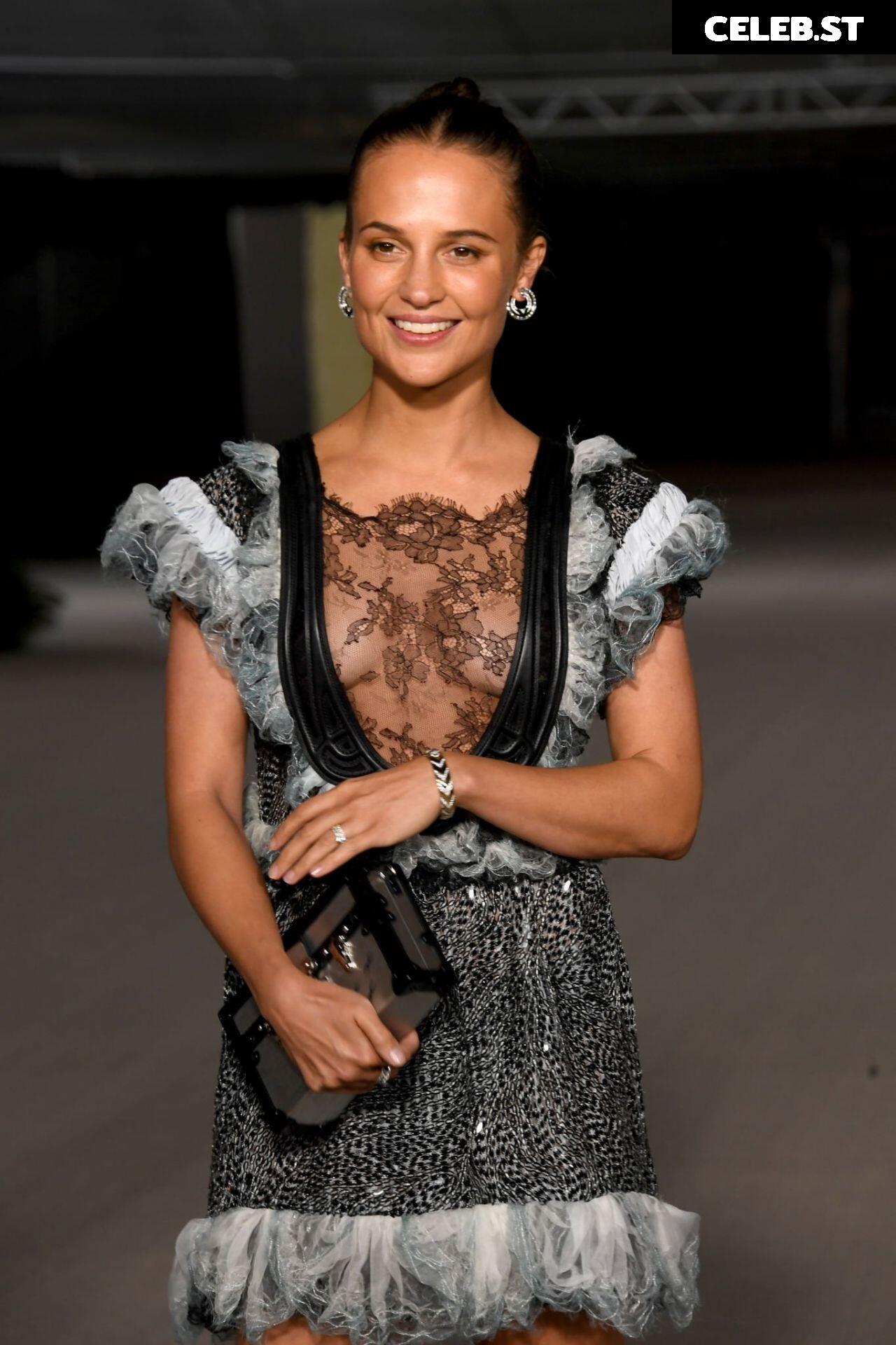 Alicia Vikander Image 2885240