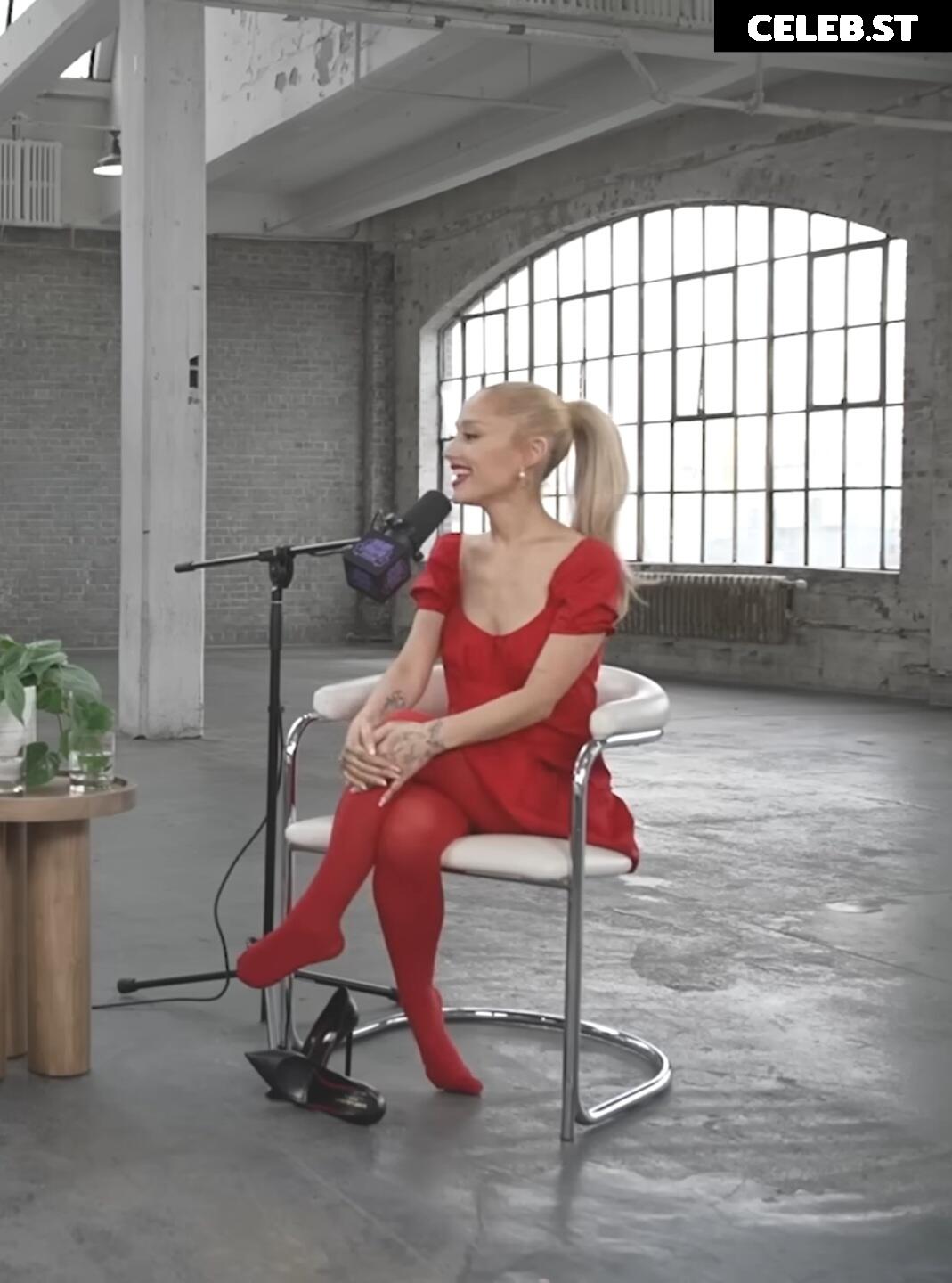 Ariana Grande Image 2886152